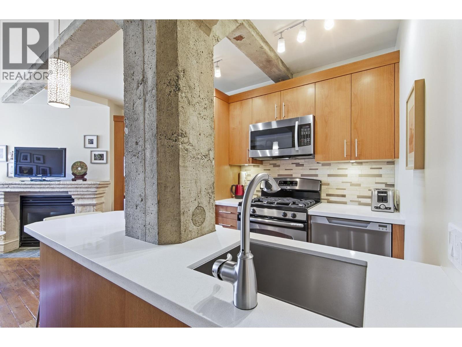 512 1216 Homer Street Property Photo 4