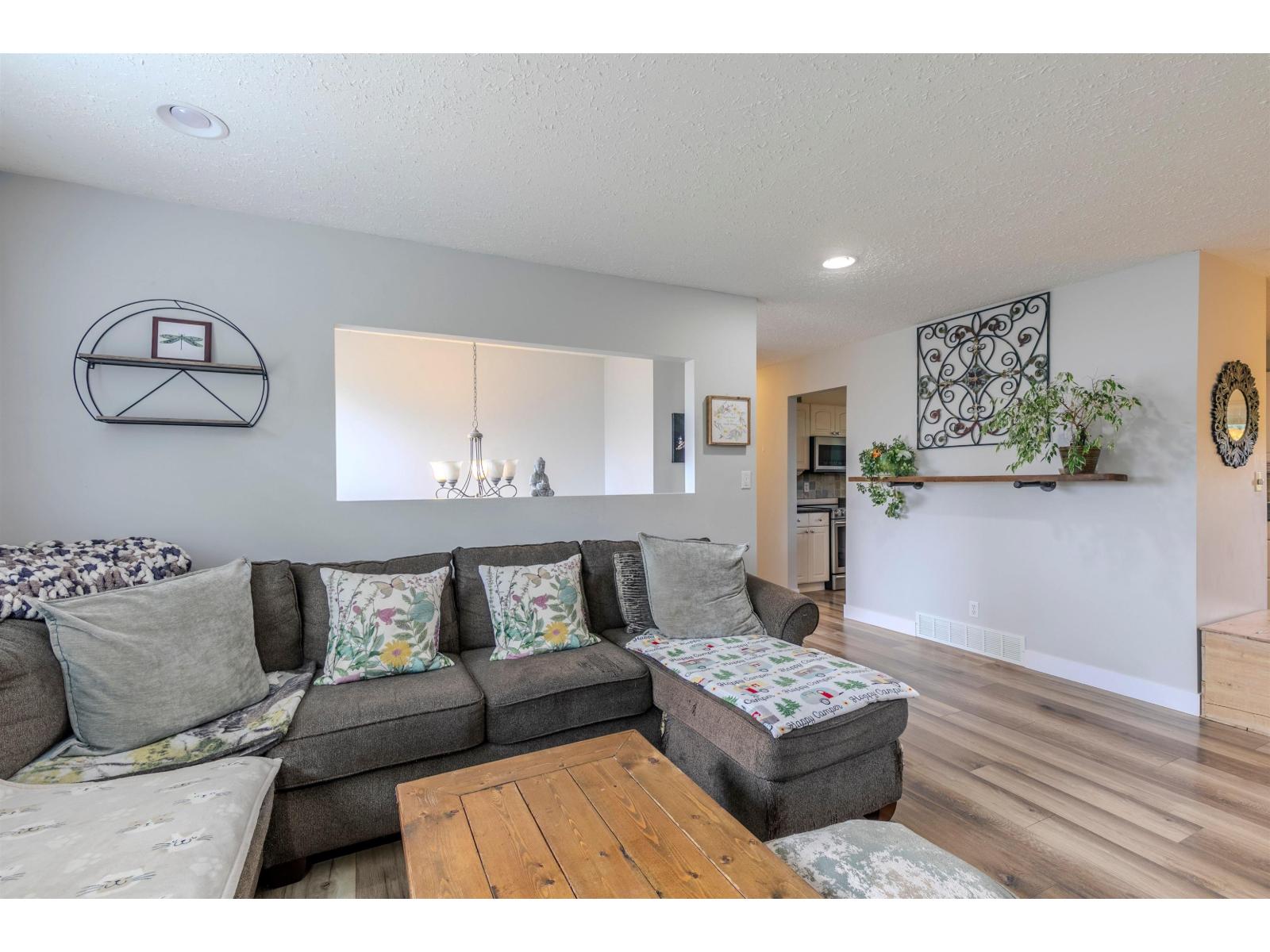 35073 Ewert Avenue Property Photo 5