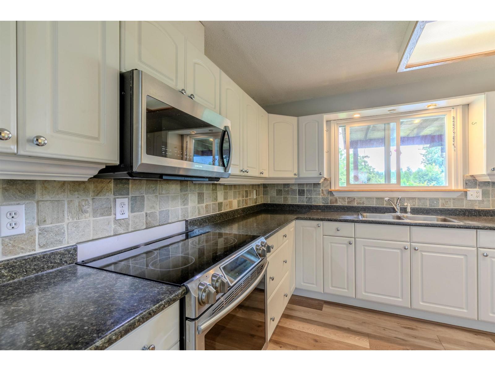 35073 Ewert Avenue Property Photo 10