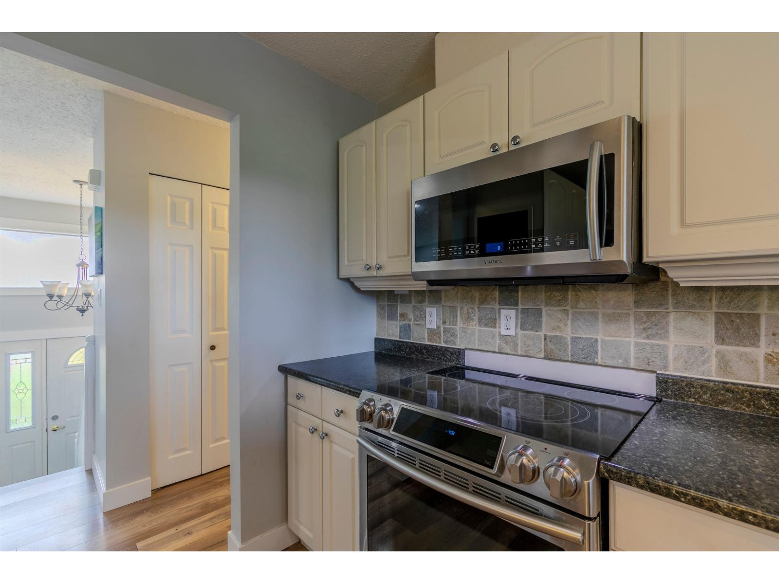 35073 Ewert Avenue Property Photo 13