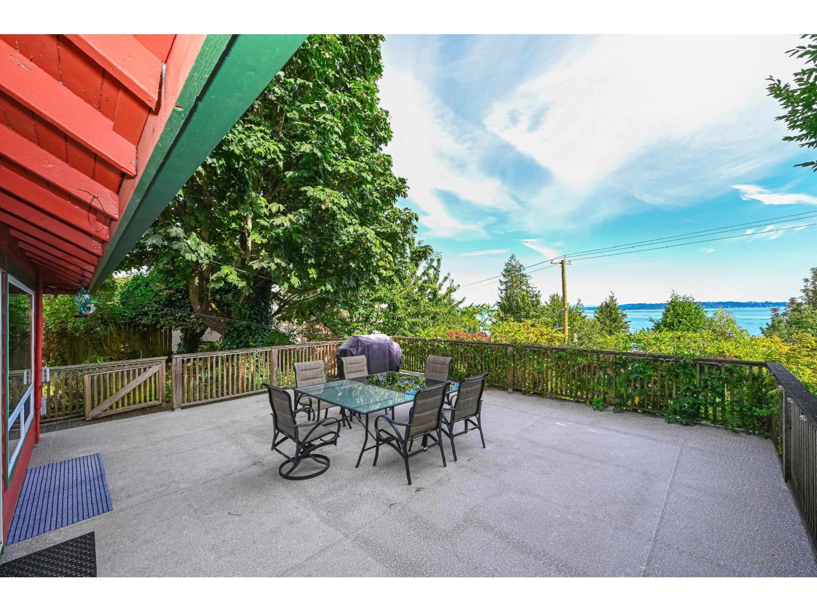 14249 Marine Drive Property Photo 10