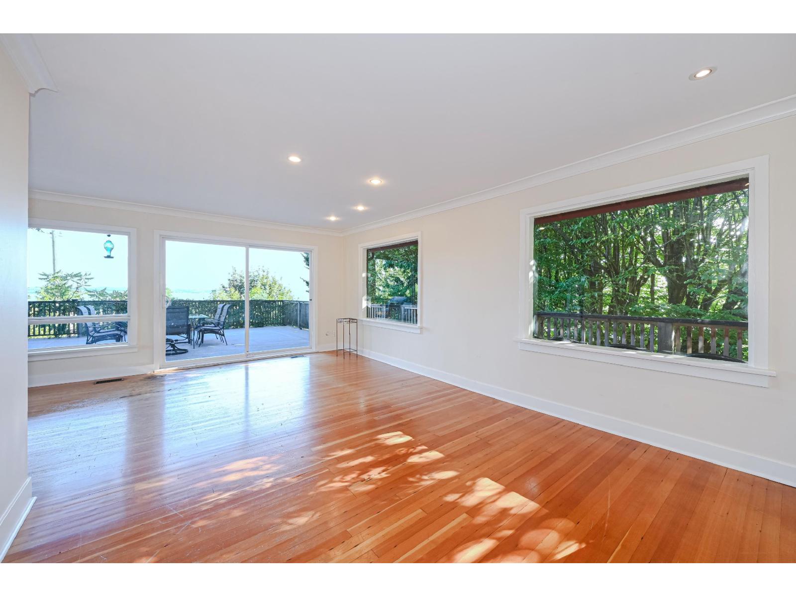 14249 Marine Drive Property Photo 11