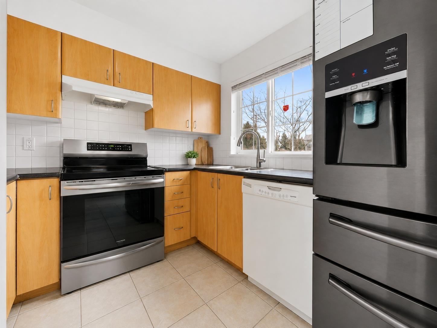 15 14855 100 Avenue Property Photo 6