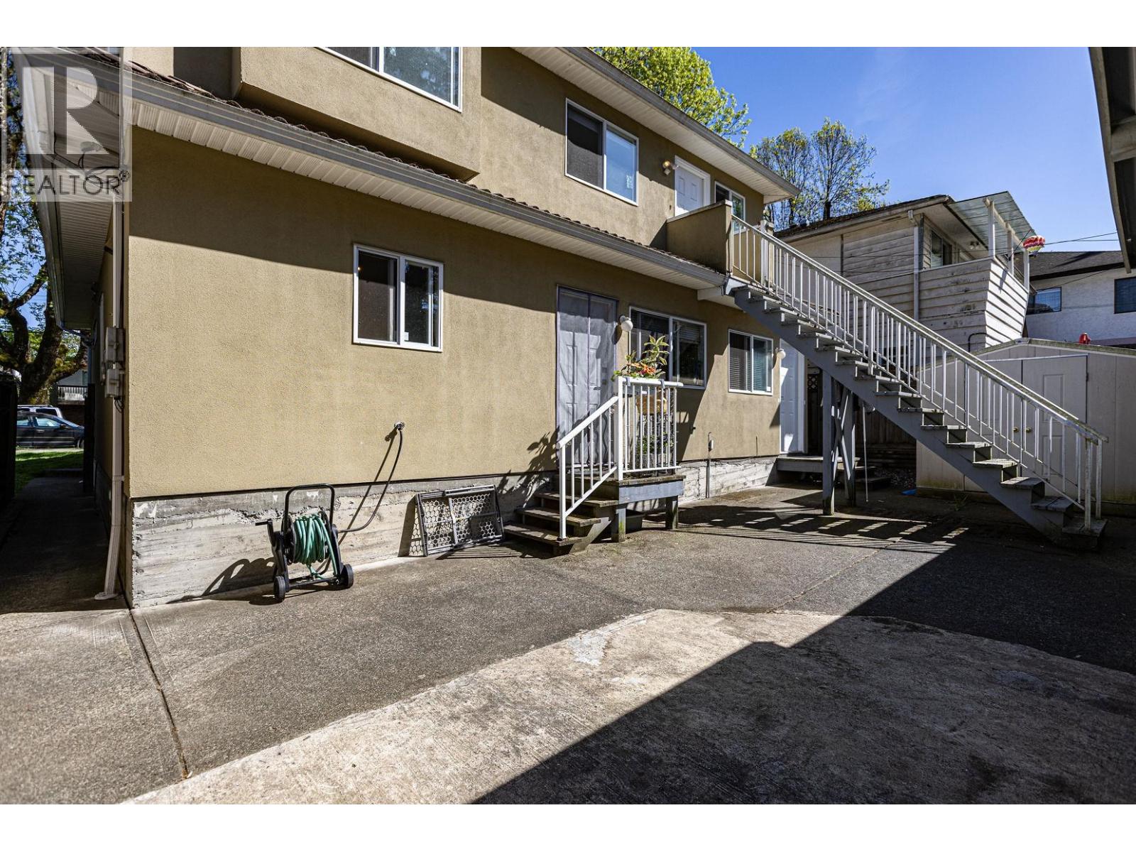 3529 Gladstone Street Property Photo 18