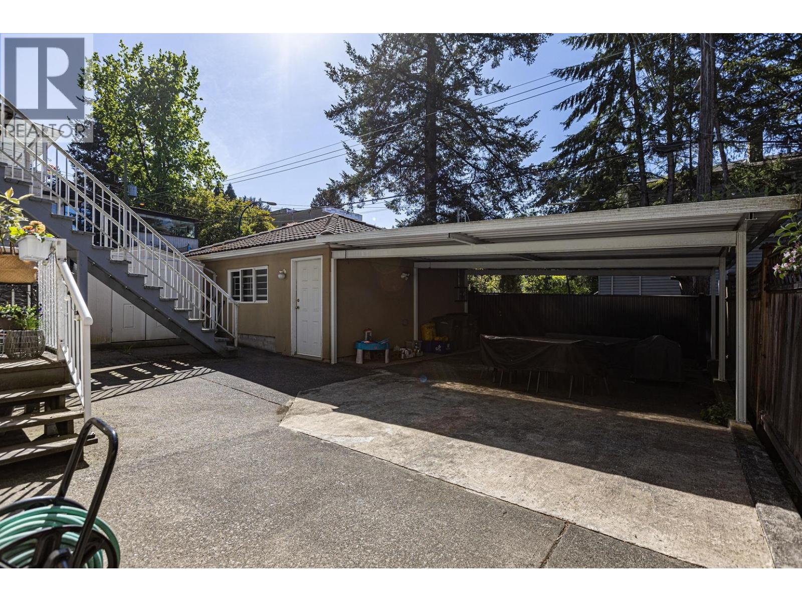 3529 Gladstone Street Property Photo 19