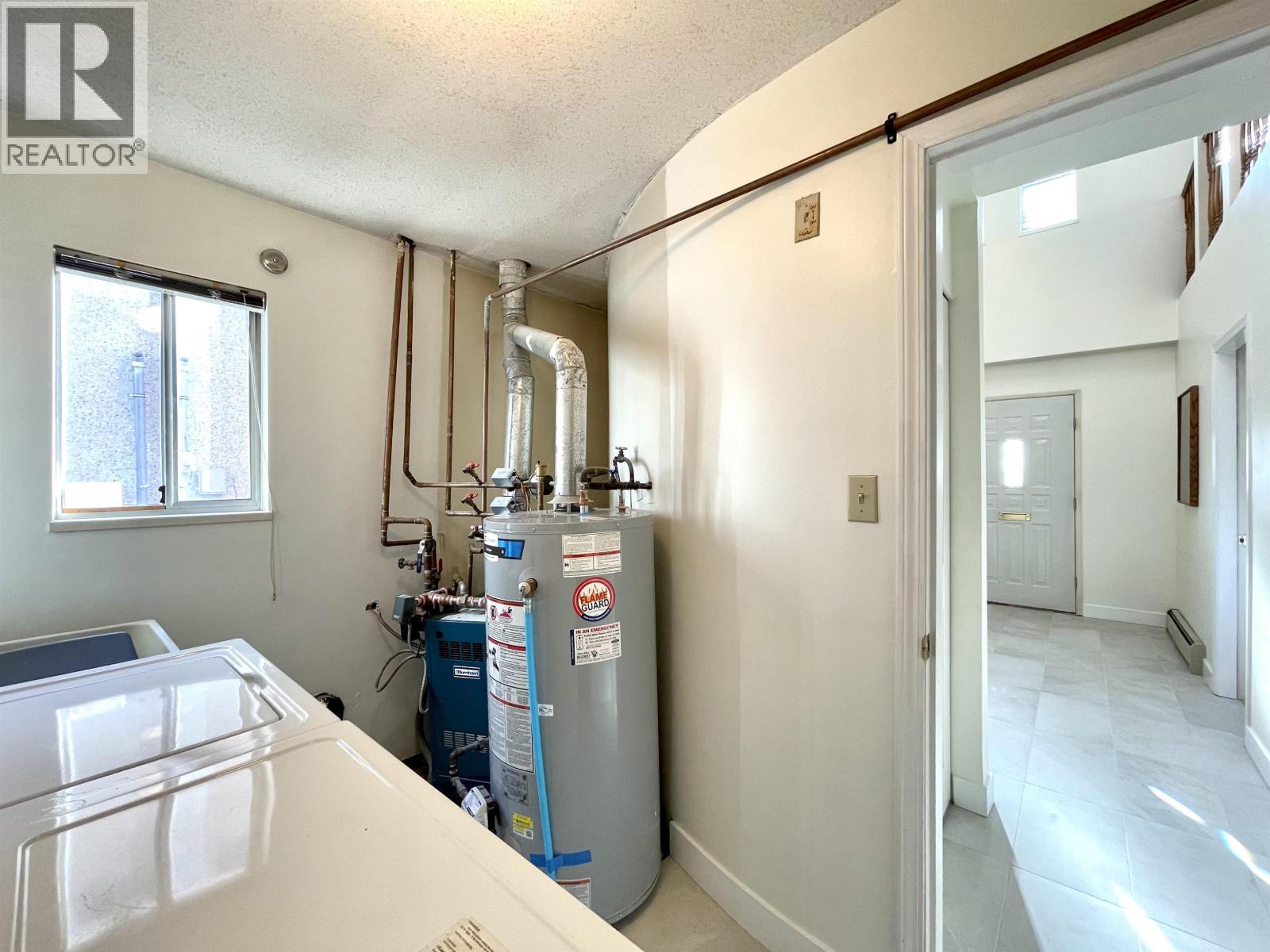 937 W 18th Avenue Property Photo 11
