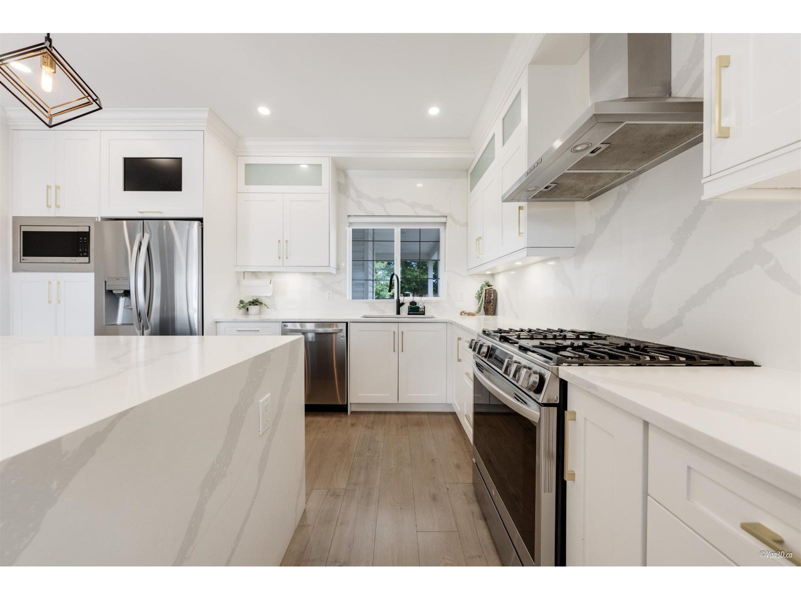 6709 216 Street Property Photo 5