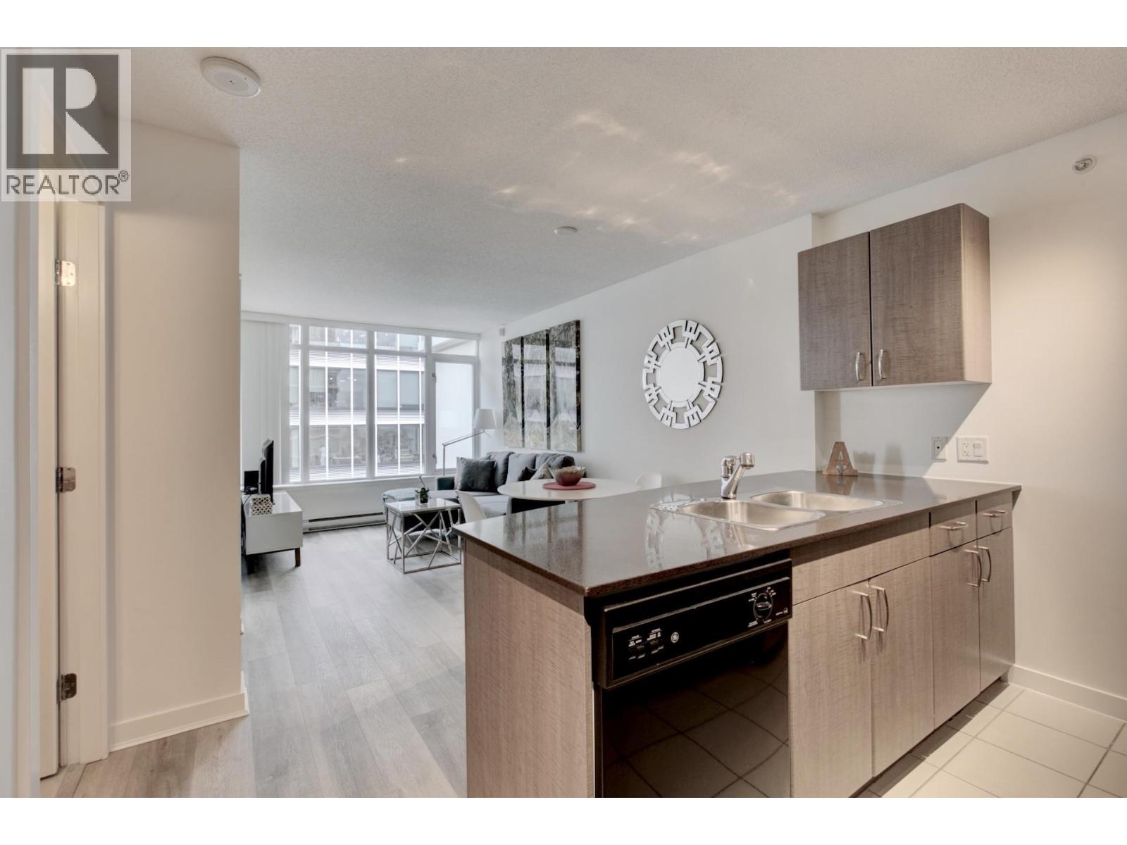 2906 610 Granville Street Property Photo 1