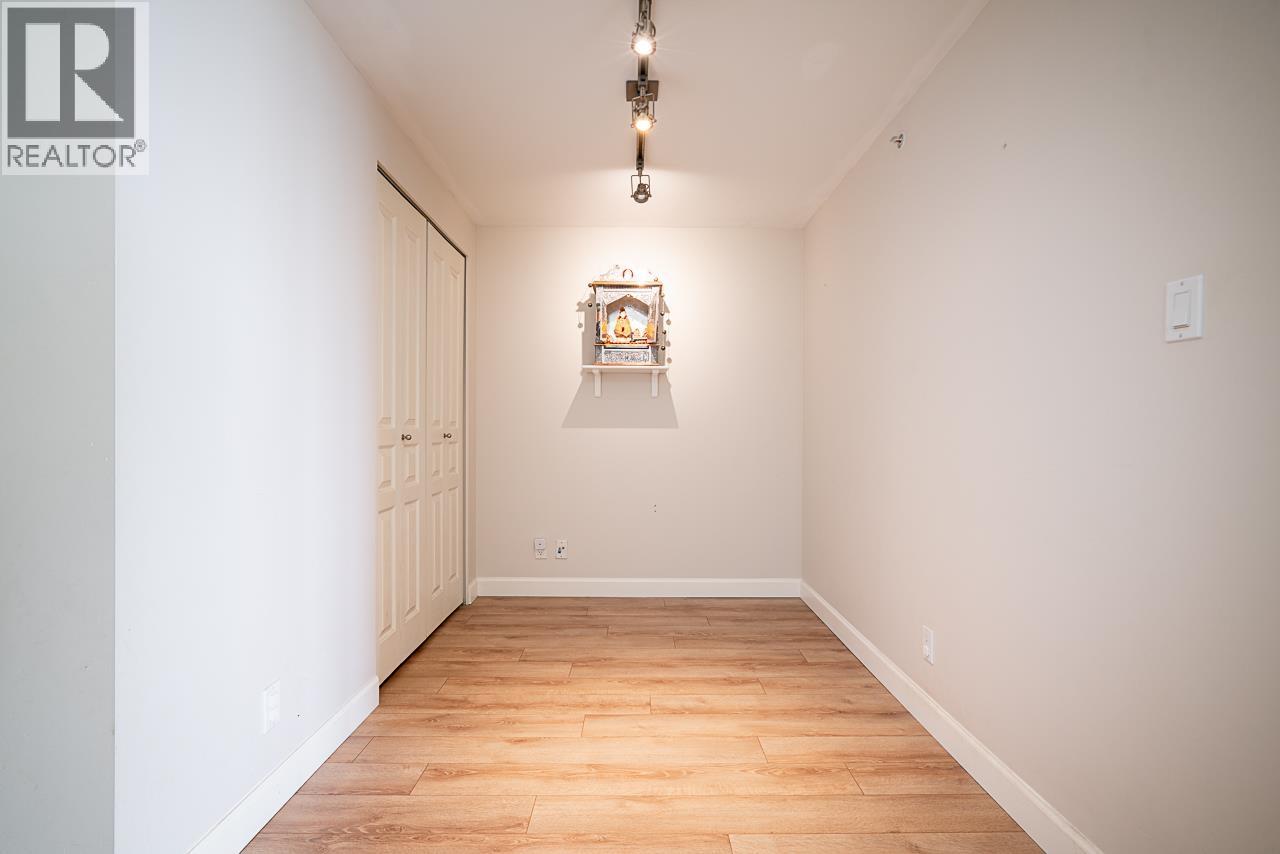501 9298 University Crescent Property Photo 18