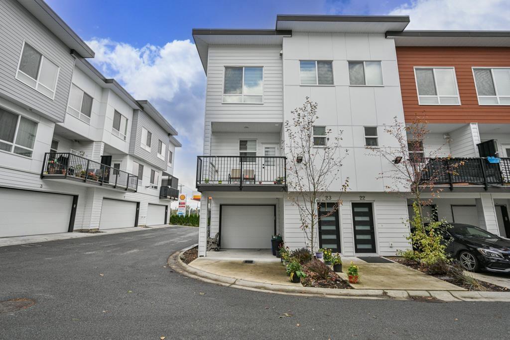 23 27640 Lantern Avenue Property Photo 1