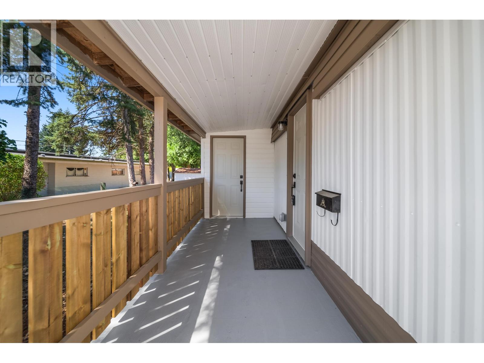 39 21163 Lougheed Highway Property Photo 5
