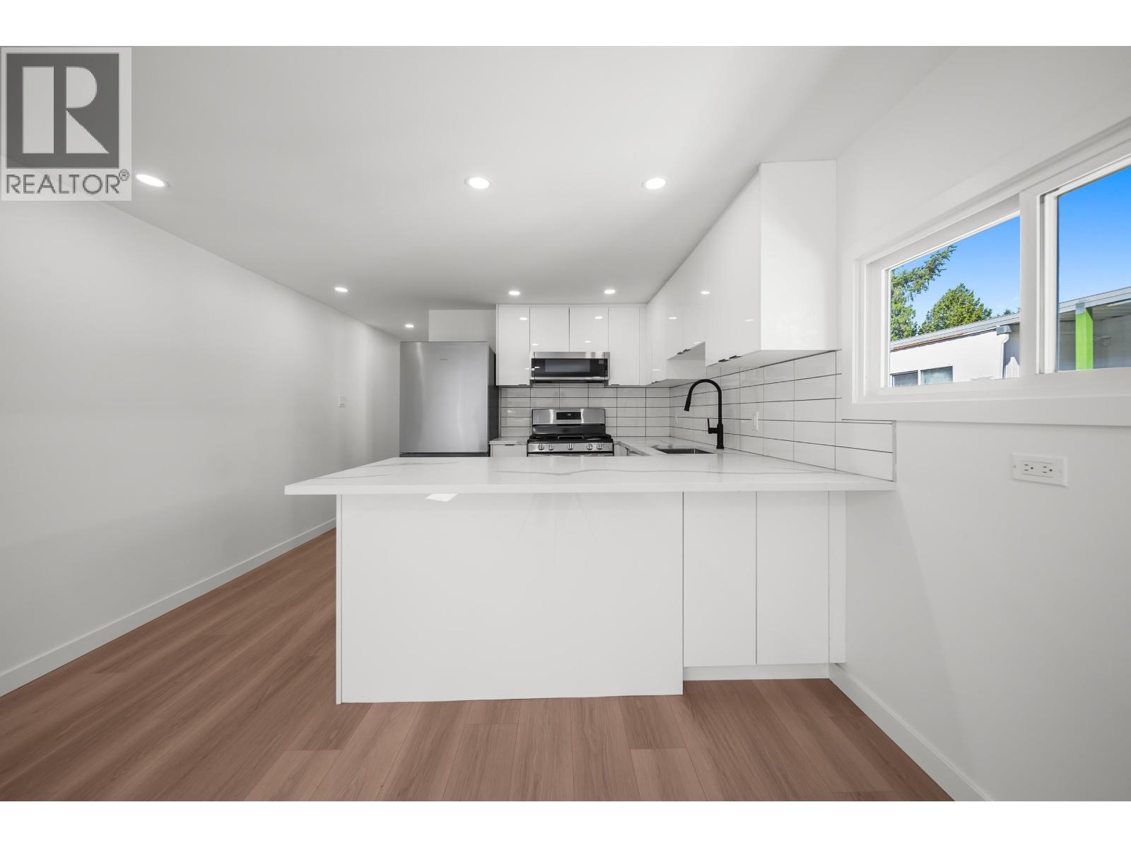 39 21163 Lougheed Highway Property Photo 8