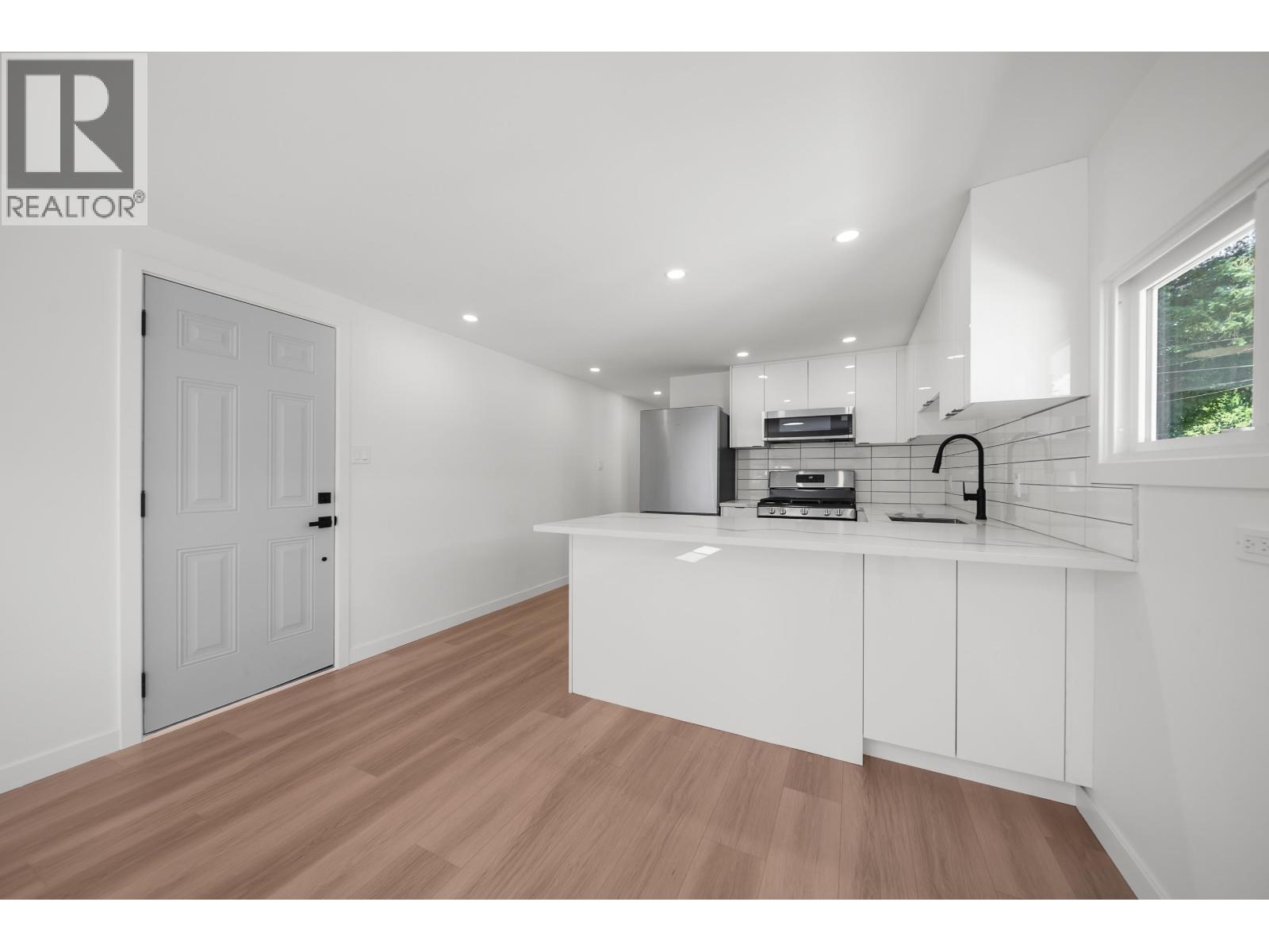 39 21163 Lougheed Highway Property Photo 9