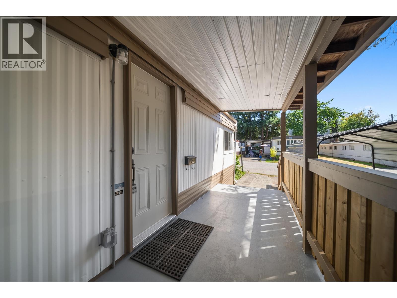 39 21163 Lougheed Highway Property Photo 23