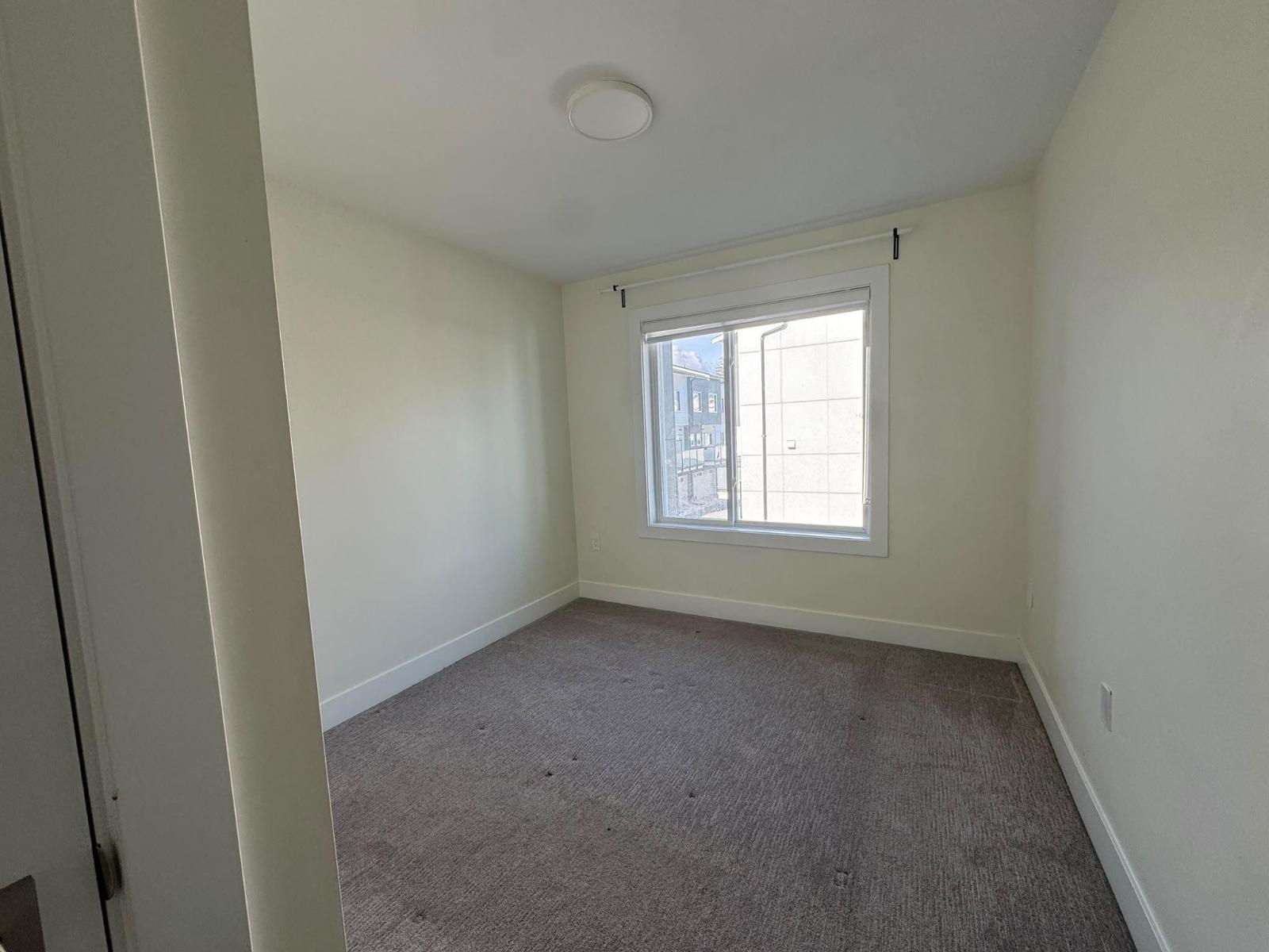 49 9652 162a Street Property Photo 5