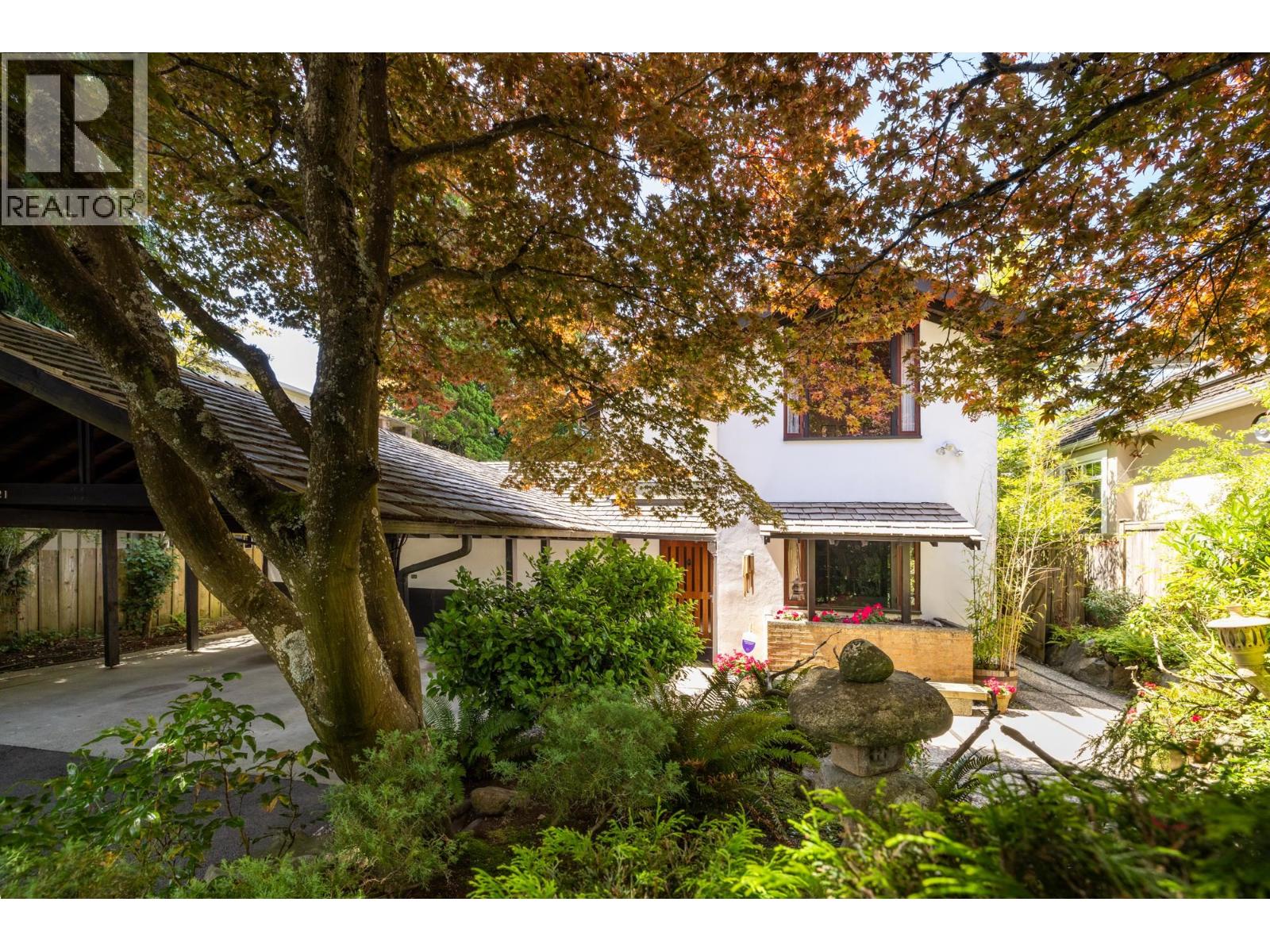 6821 Laurel Street Property Photo 1
