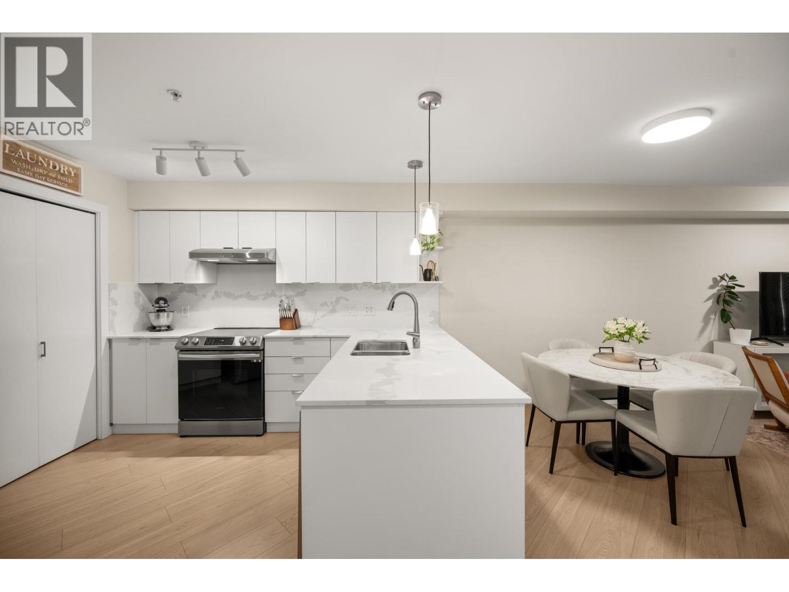 104 19673 Meadow Gardens Way Property Photo 8