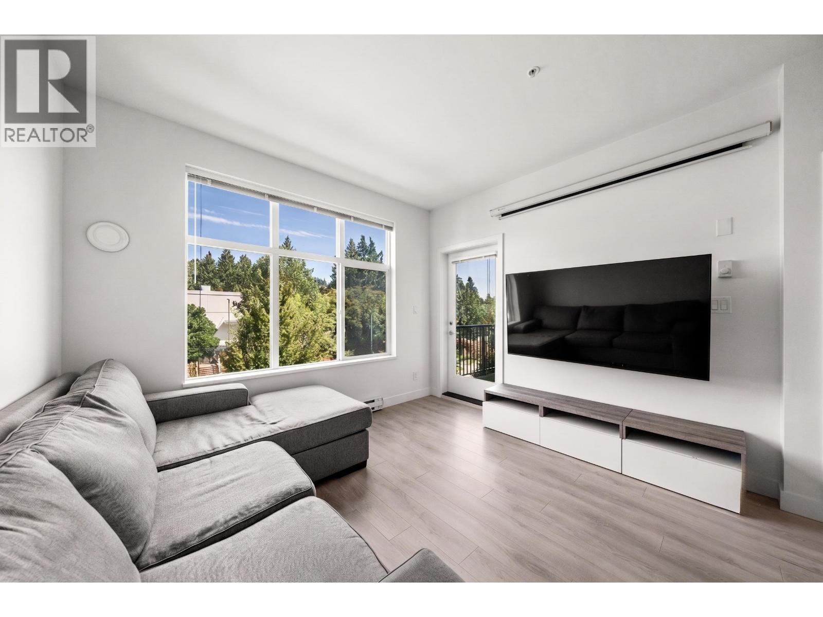 312 828 GAUTHIER AVENUE Property Photo 1