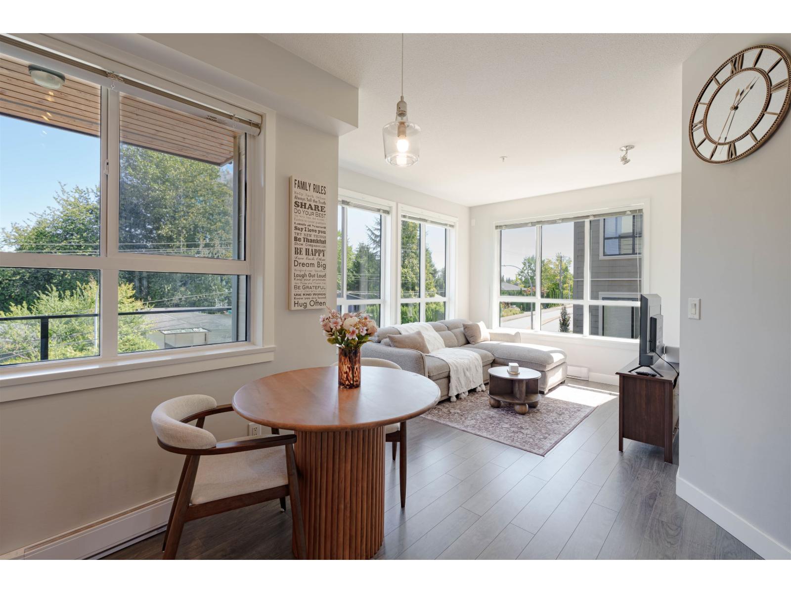 406 15388 105 AVENUE Property Photo 1
