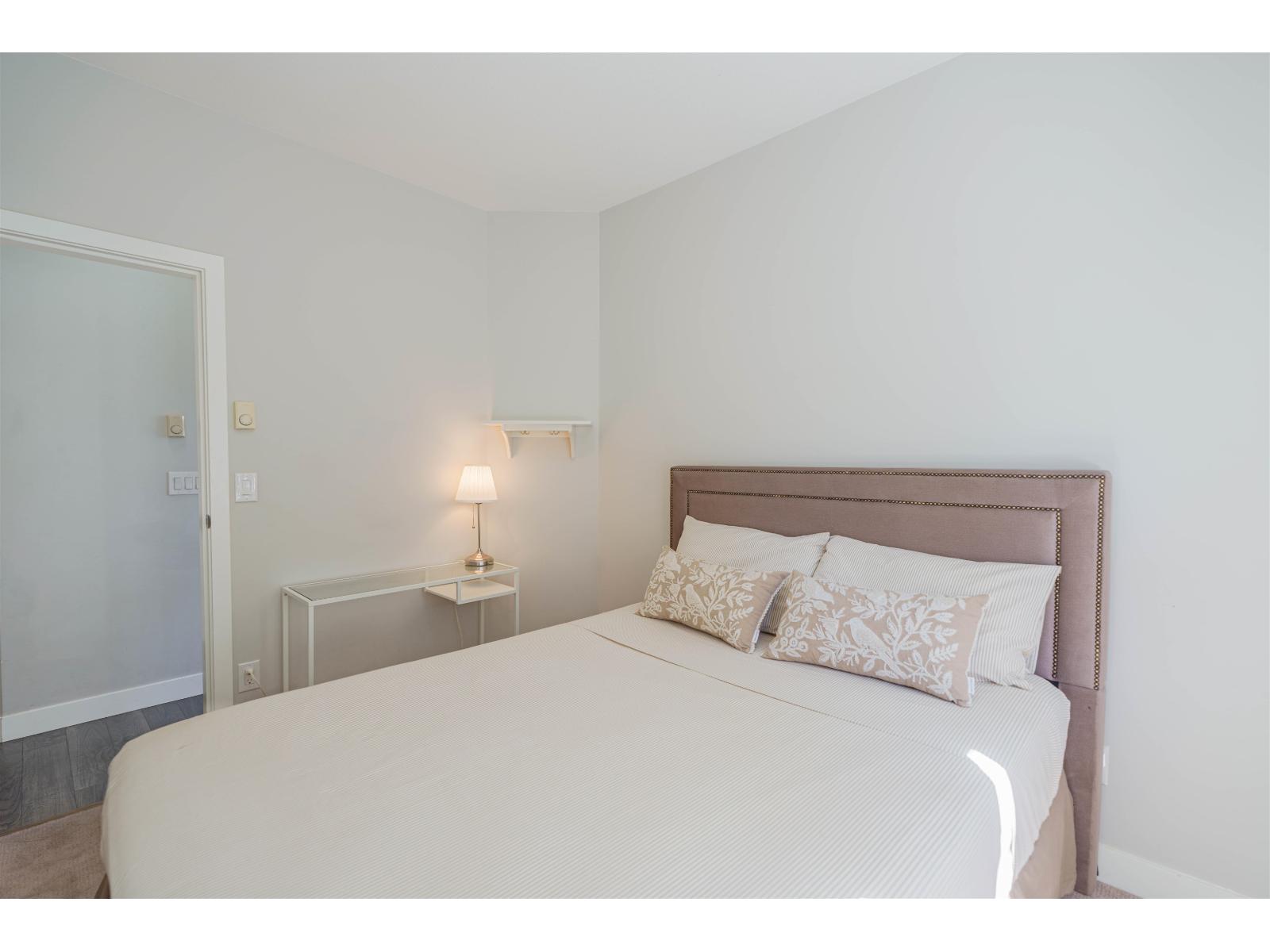 406 15388 105 Avenue Property Photo 10