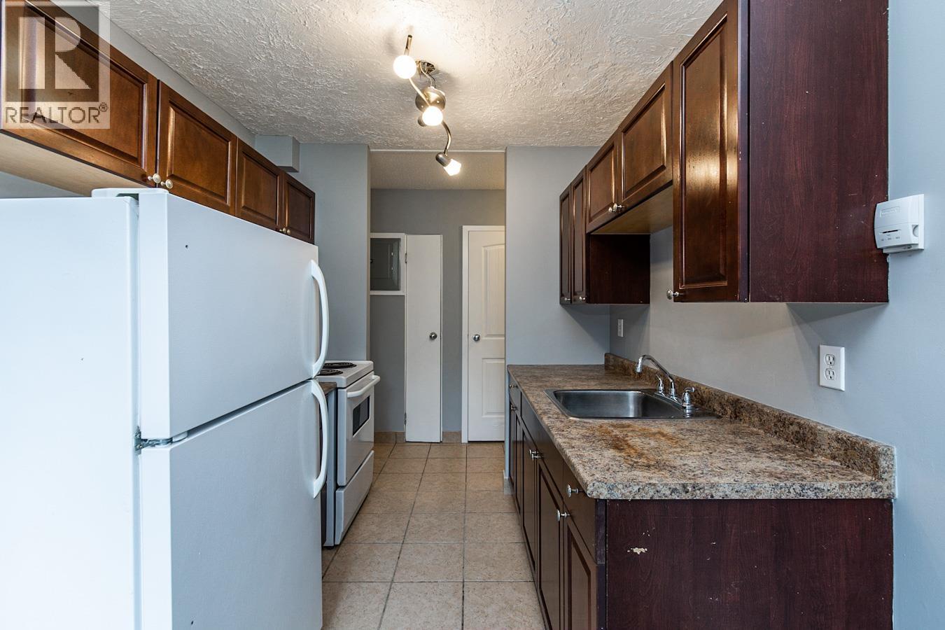 106 1501 Queensway Property Photo 8