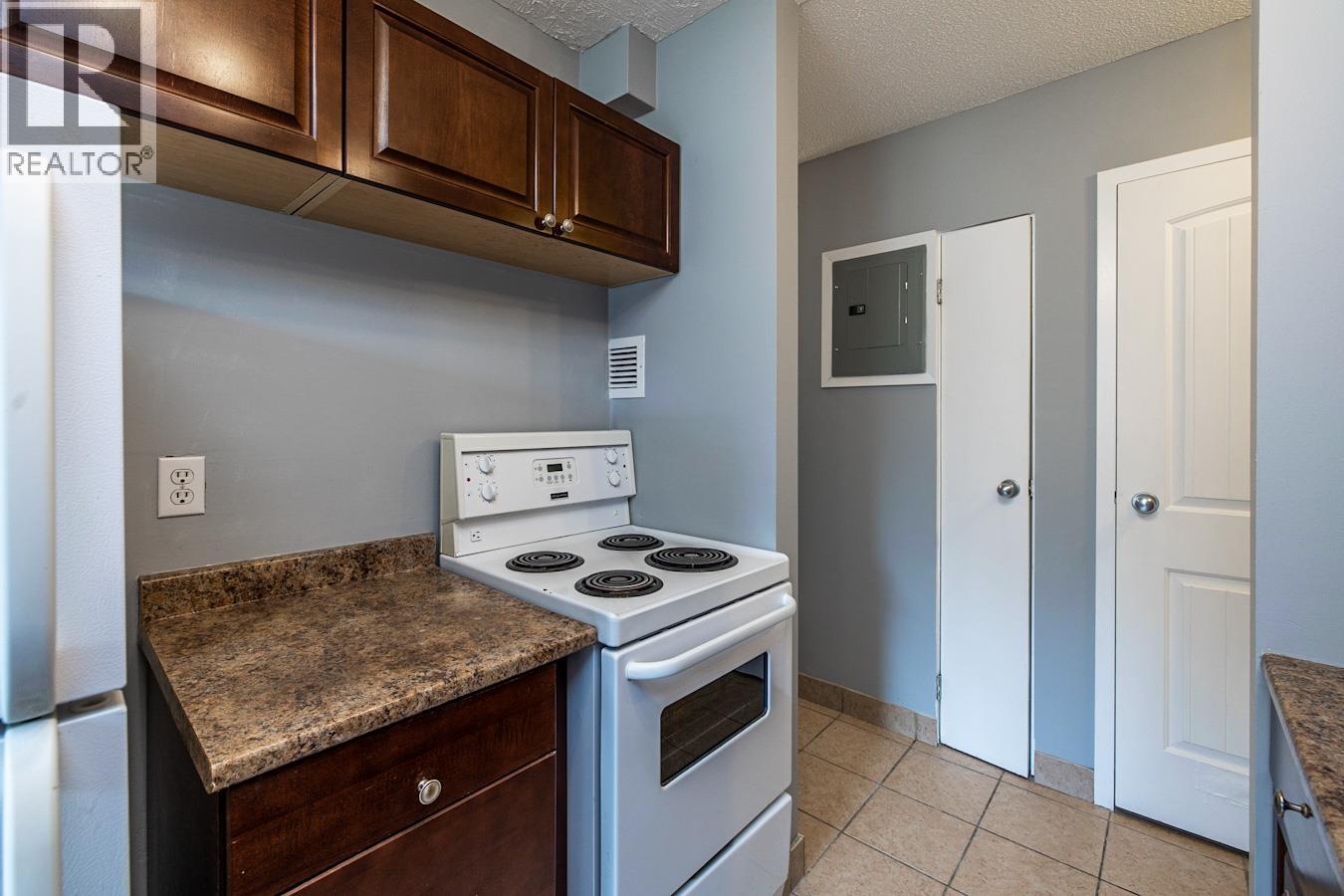 106 1501 Queensway Property Photo 9
