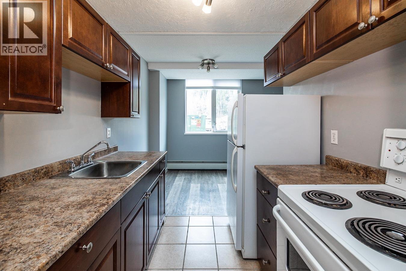 106 1501 Queensway Property Photo 10
