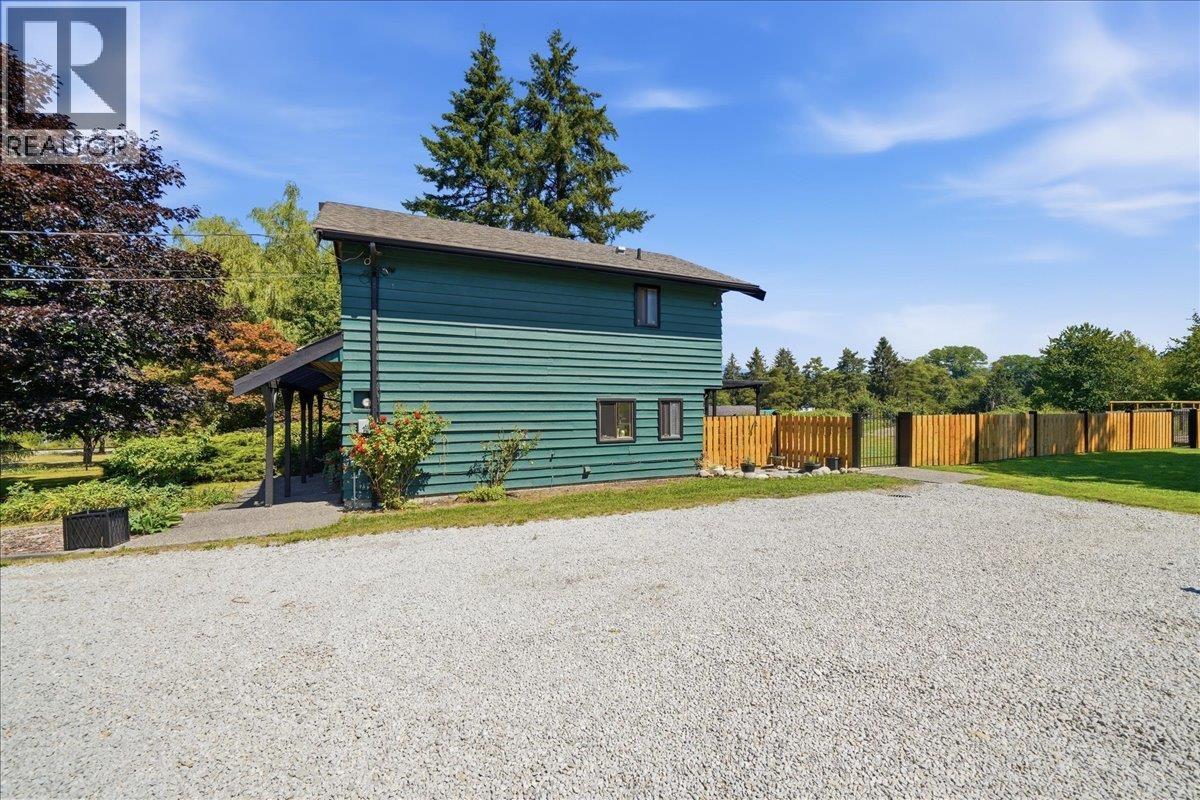 12730 216 Street Property Photo 5