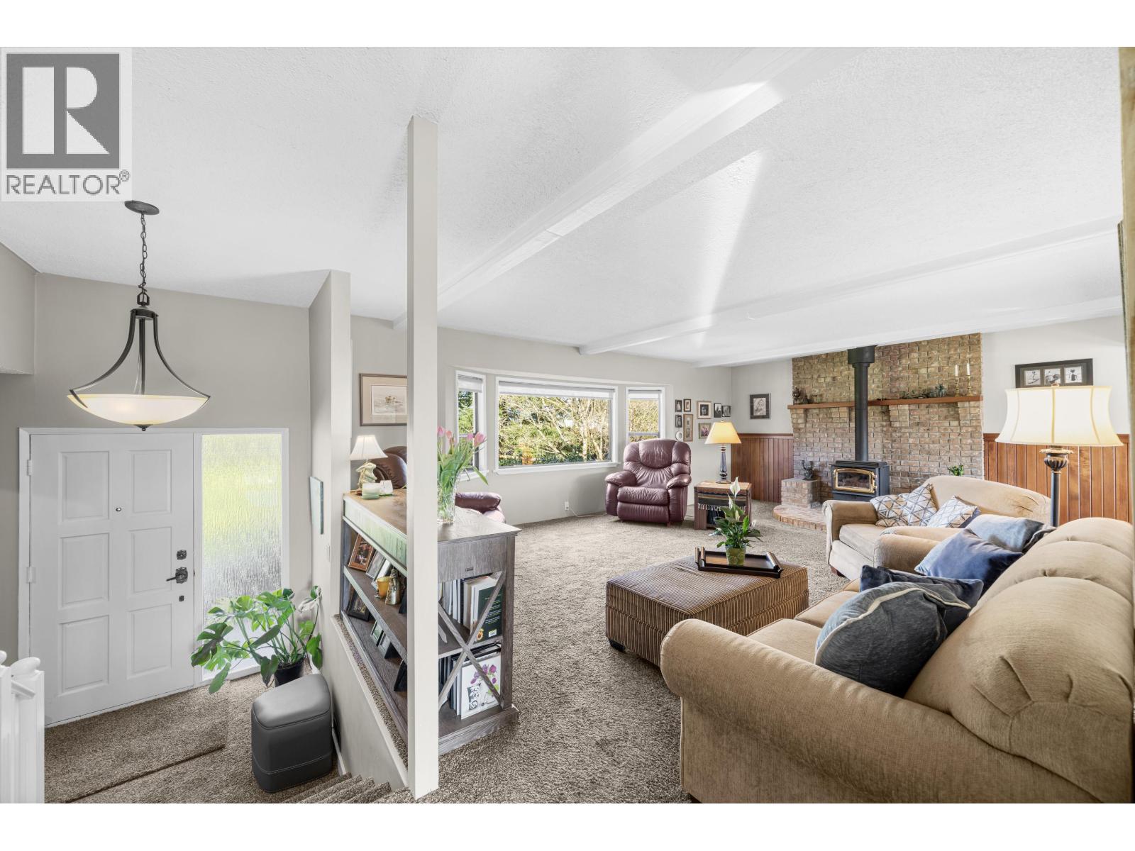 12730 216 Street Property Photo 7