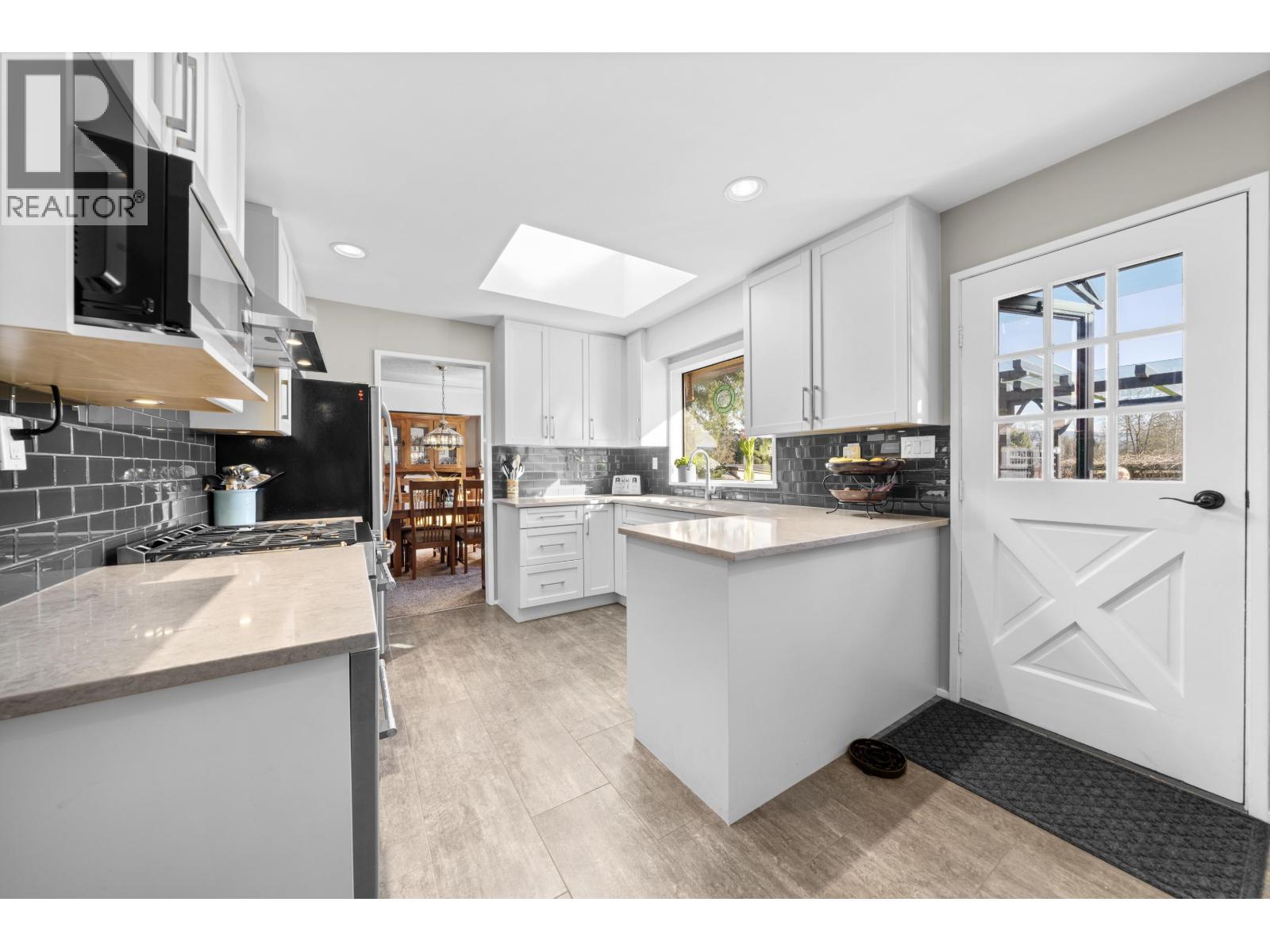 12730 216 Street Property Photo 13