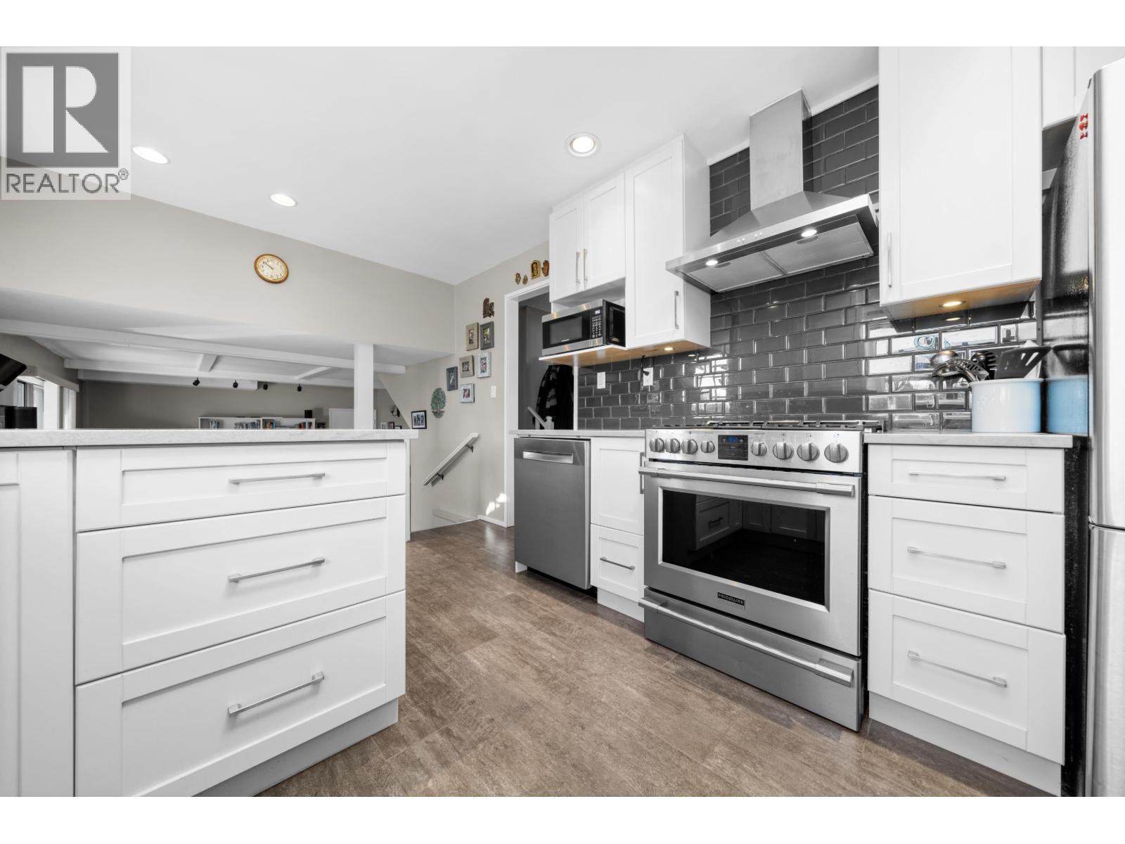 12730 216 Street Property Photo 14