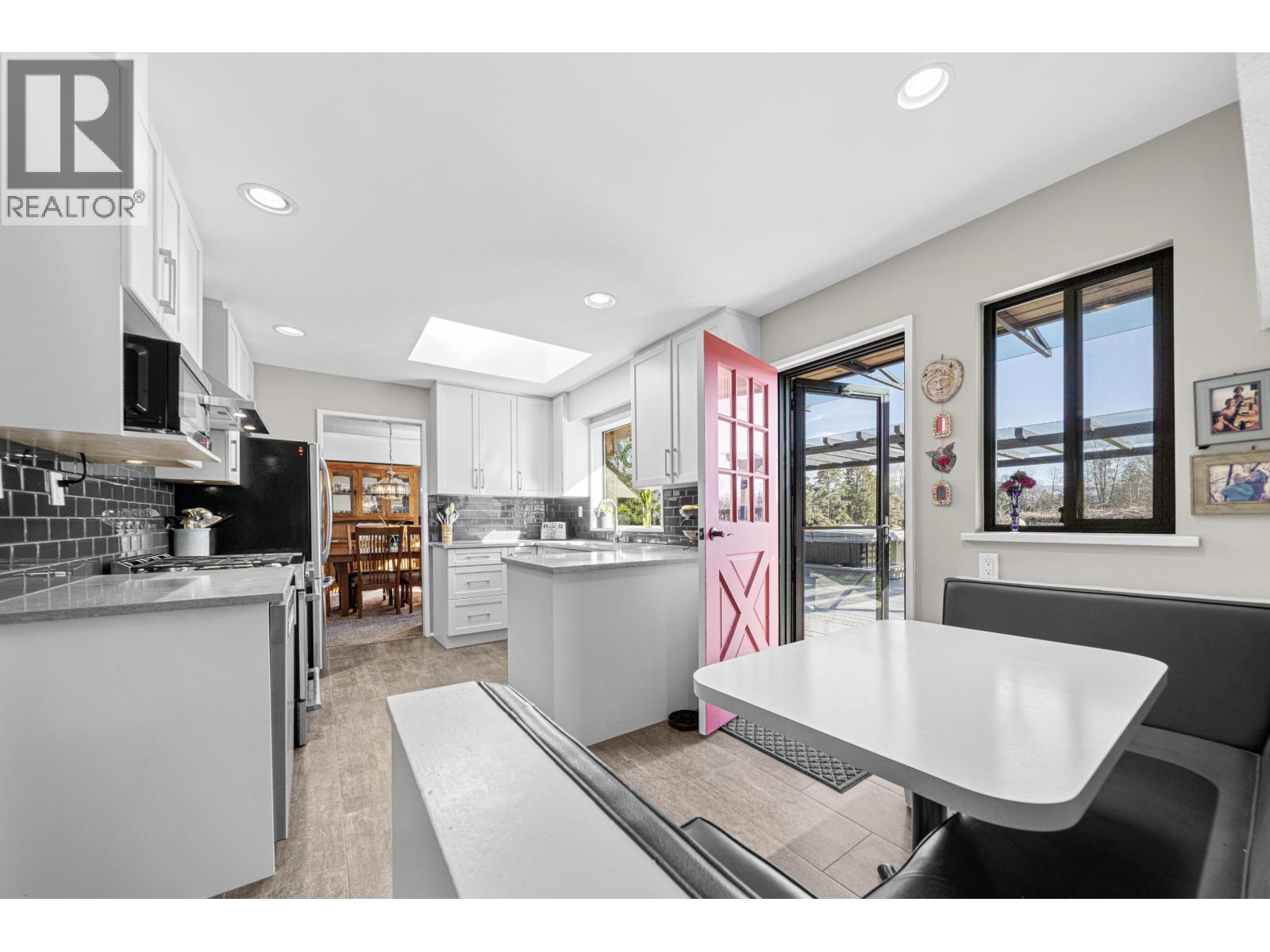 12730 216 Street Property Photo 15
