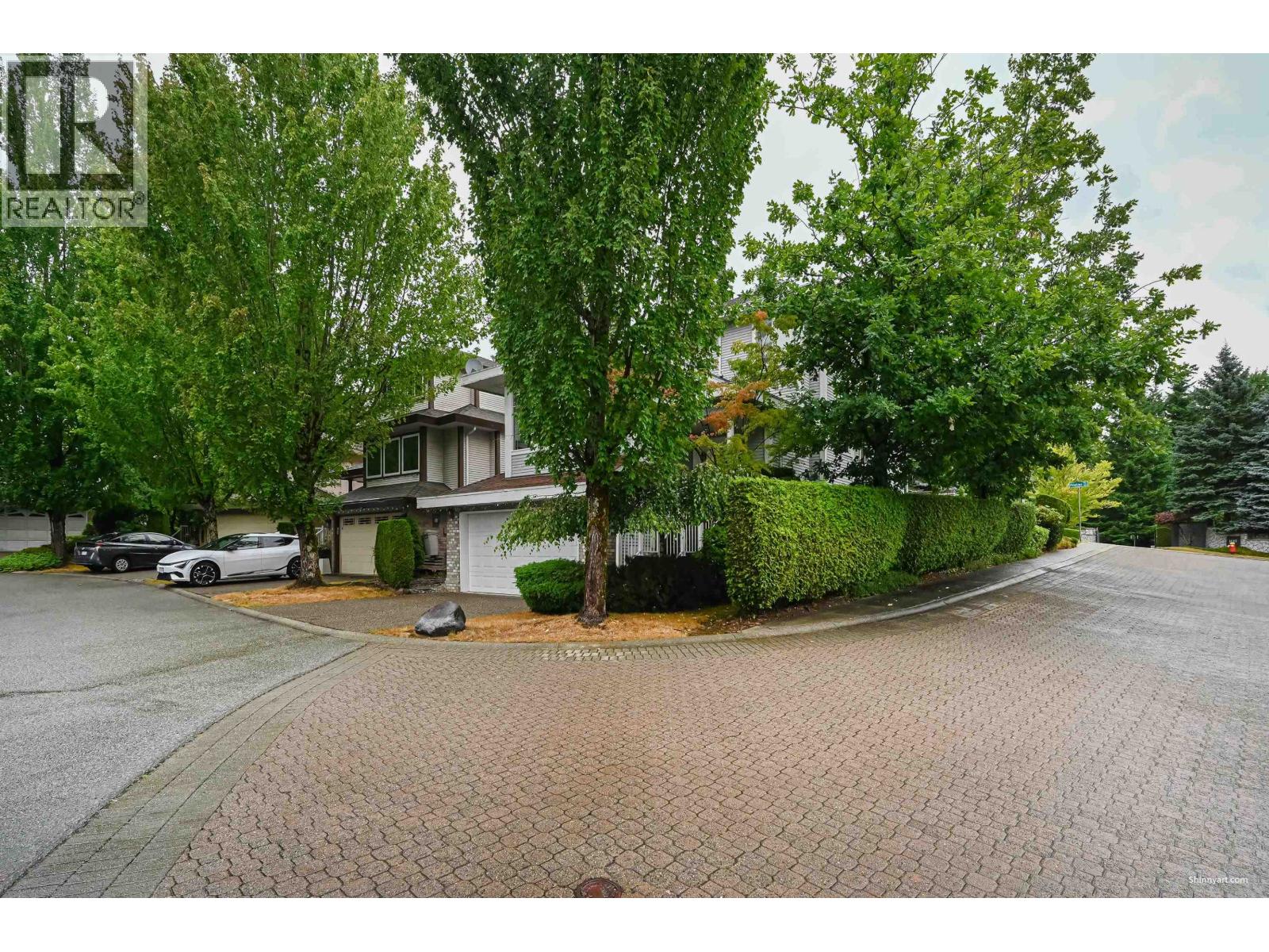 2995 PINETREE CLOSE