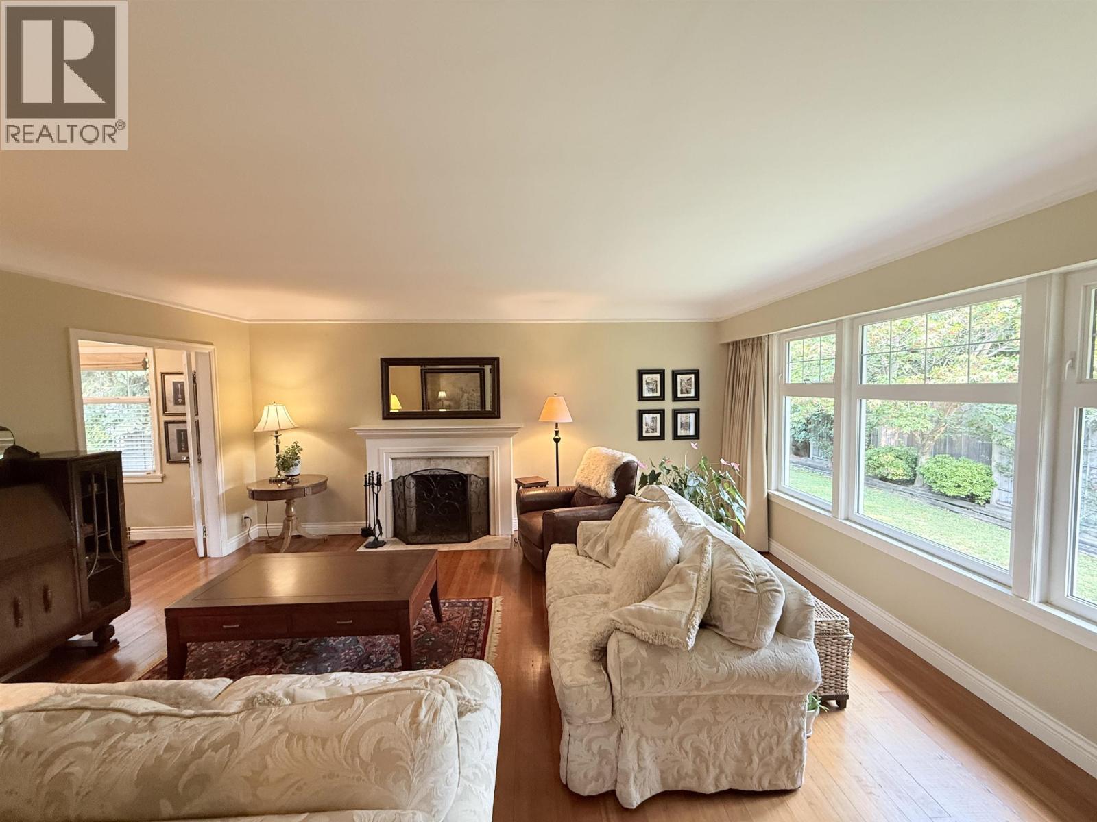 680 Thompson Avenue Property Photo 4