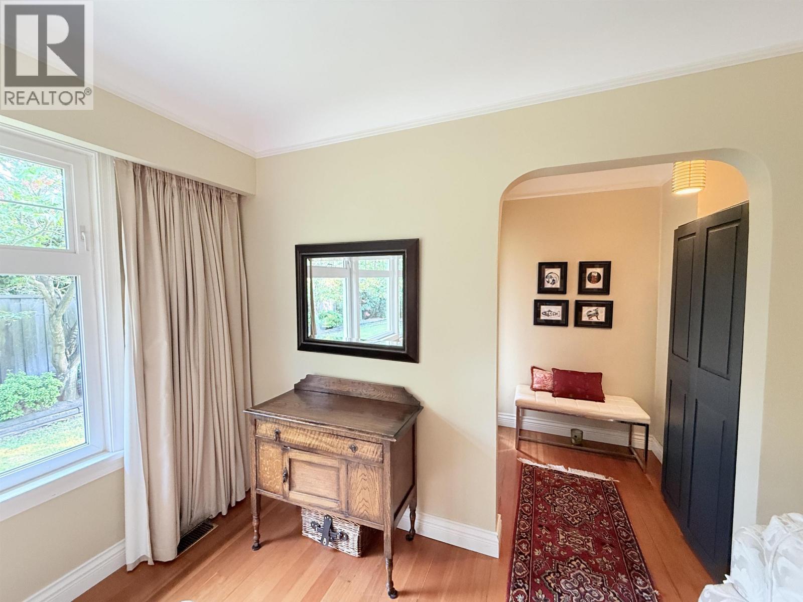 680 Thompson Avenue Property Photo 6