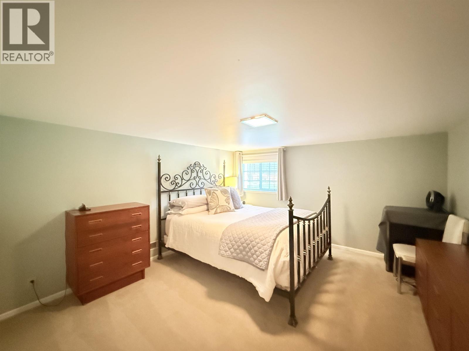 680 Thompson Avenue Property Photo 14