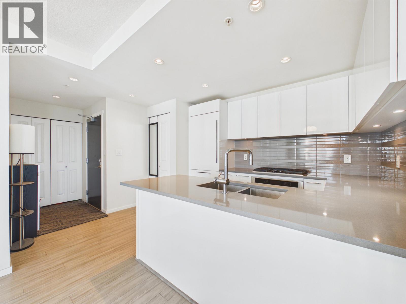 3205 6658 Dow Avenue Property Photo 25