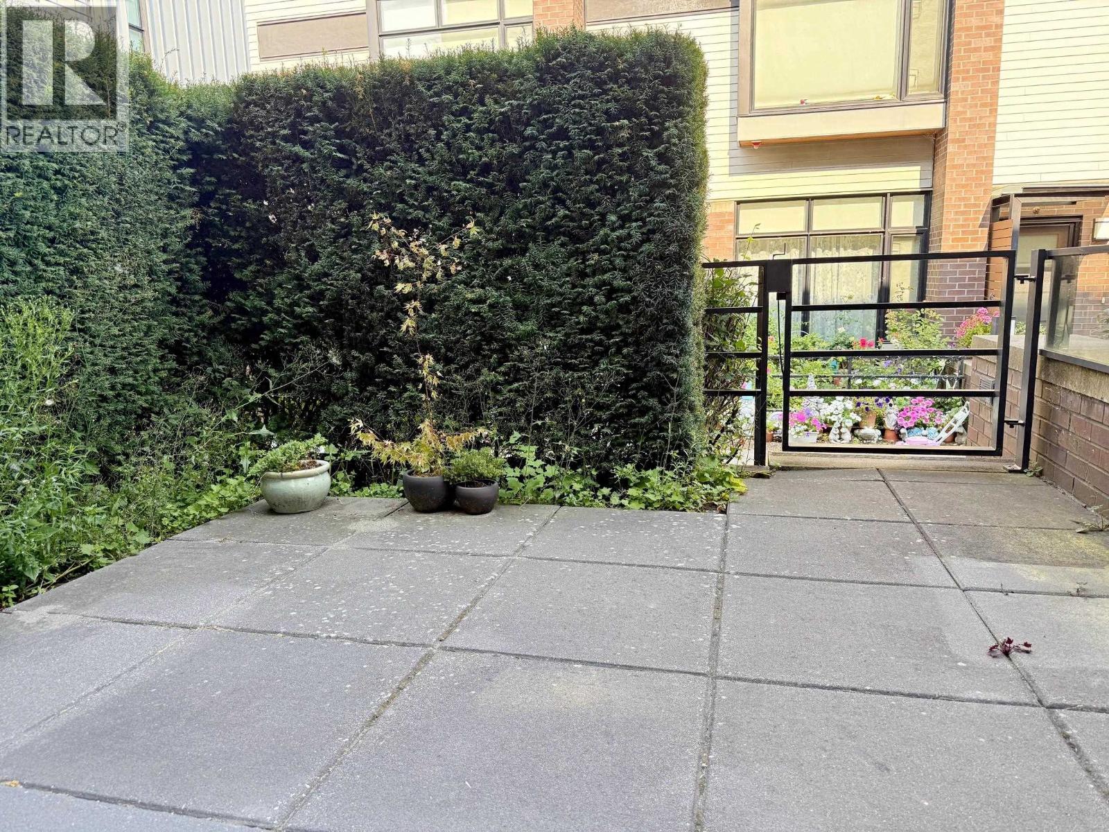 6180 Oak Street Property Photo 17