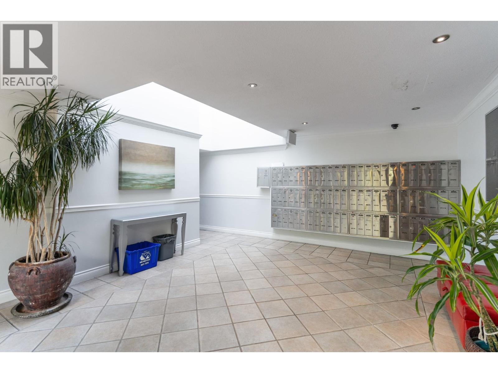 702 1270 Robson Street Property Photo 13