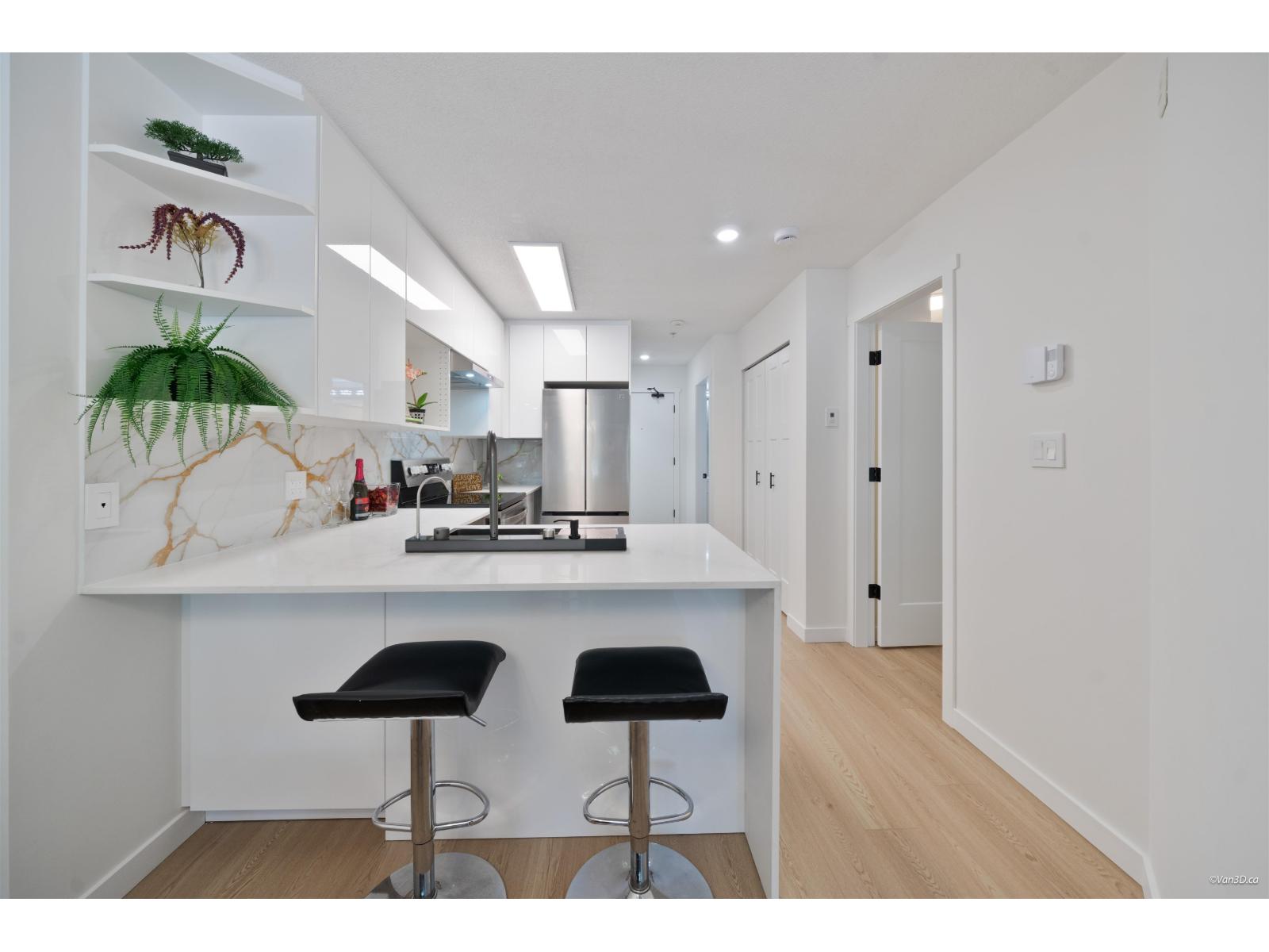 208 12160 80 Avenue Property Photo 6