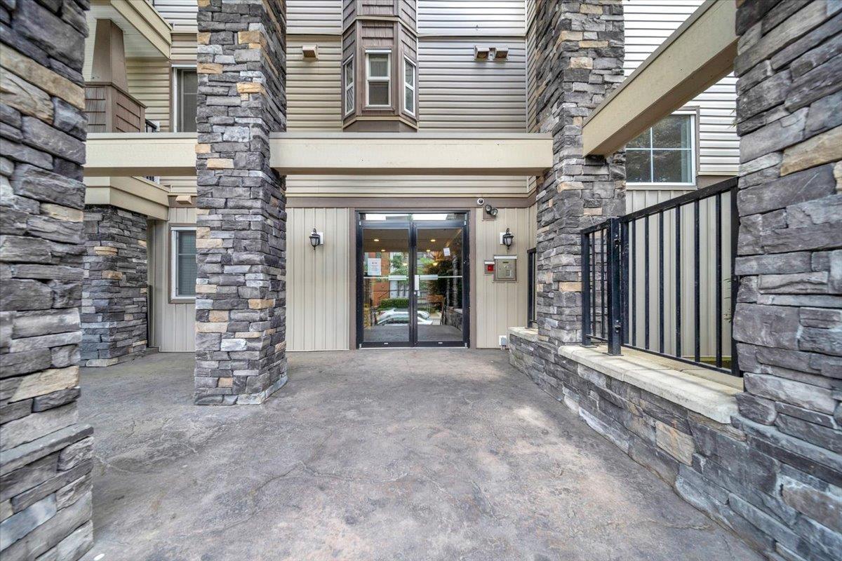 210 5454 198 Street Property Photo 2
