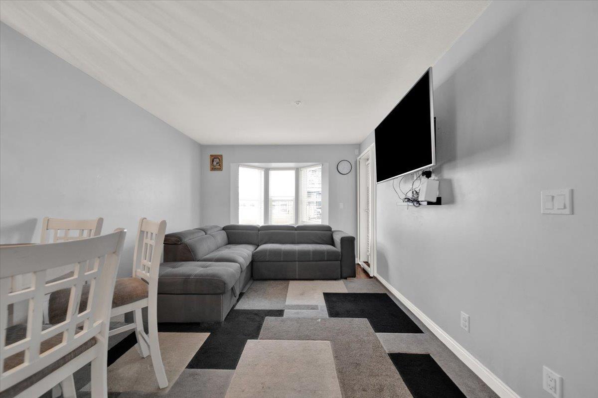 210 5454 198 Street Property Photo 5