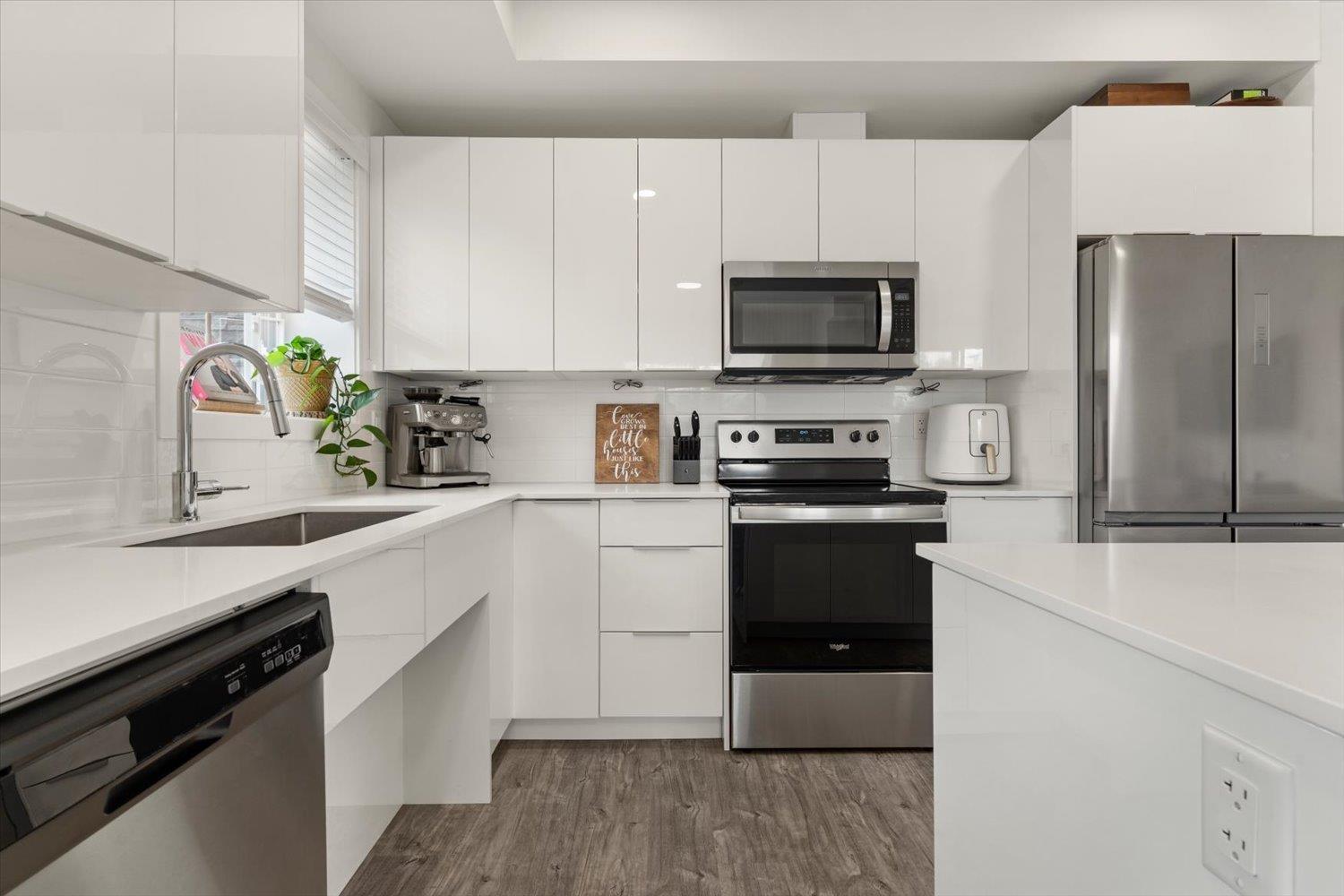 9450 Robson Street #112 Property Photo 14