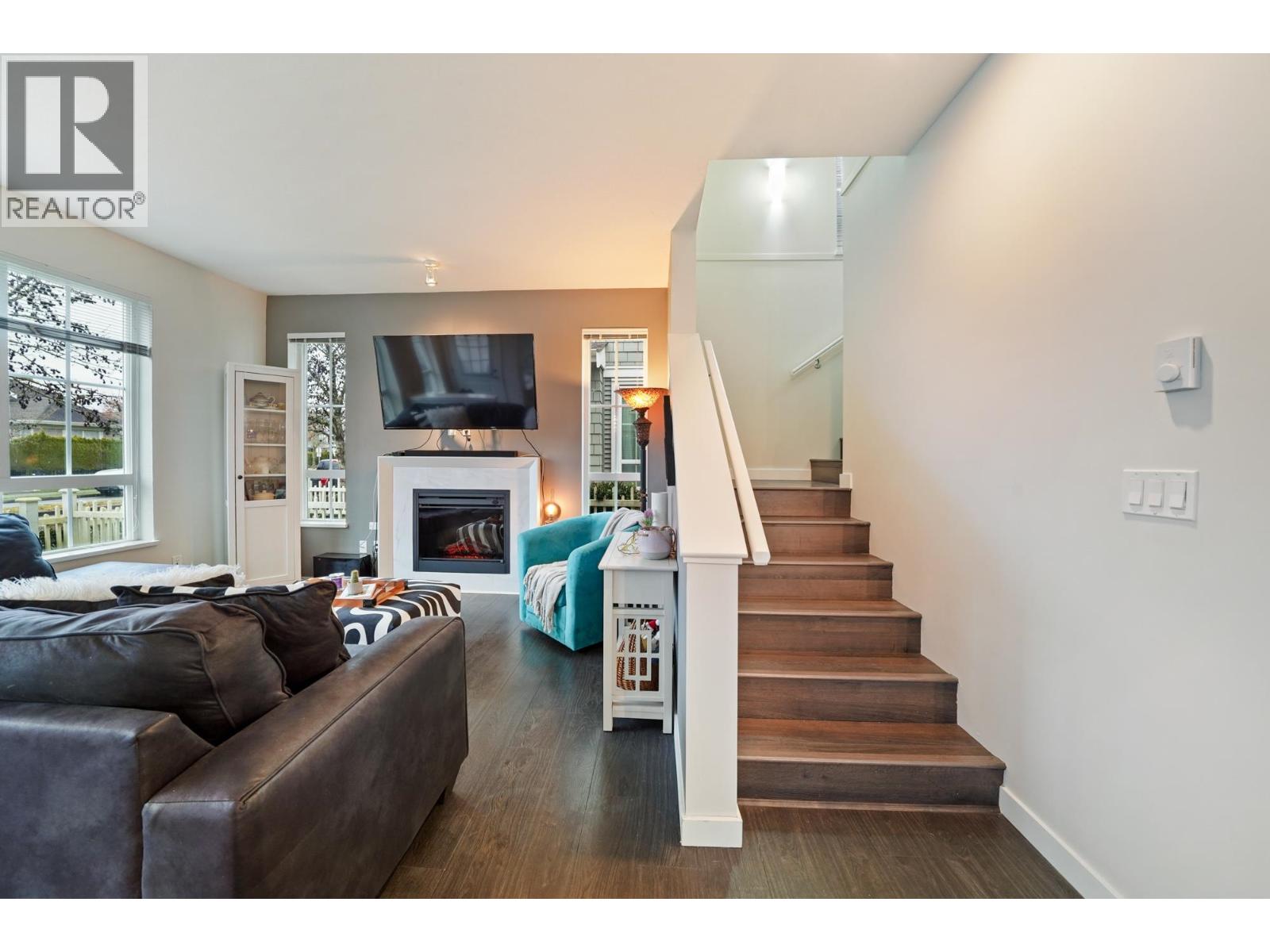 17 5510 Admiral Way Property Photo 5