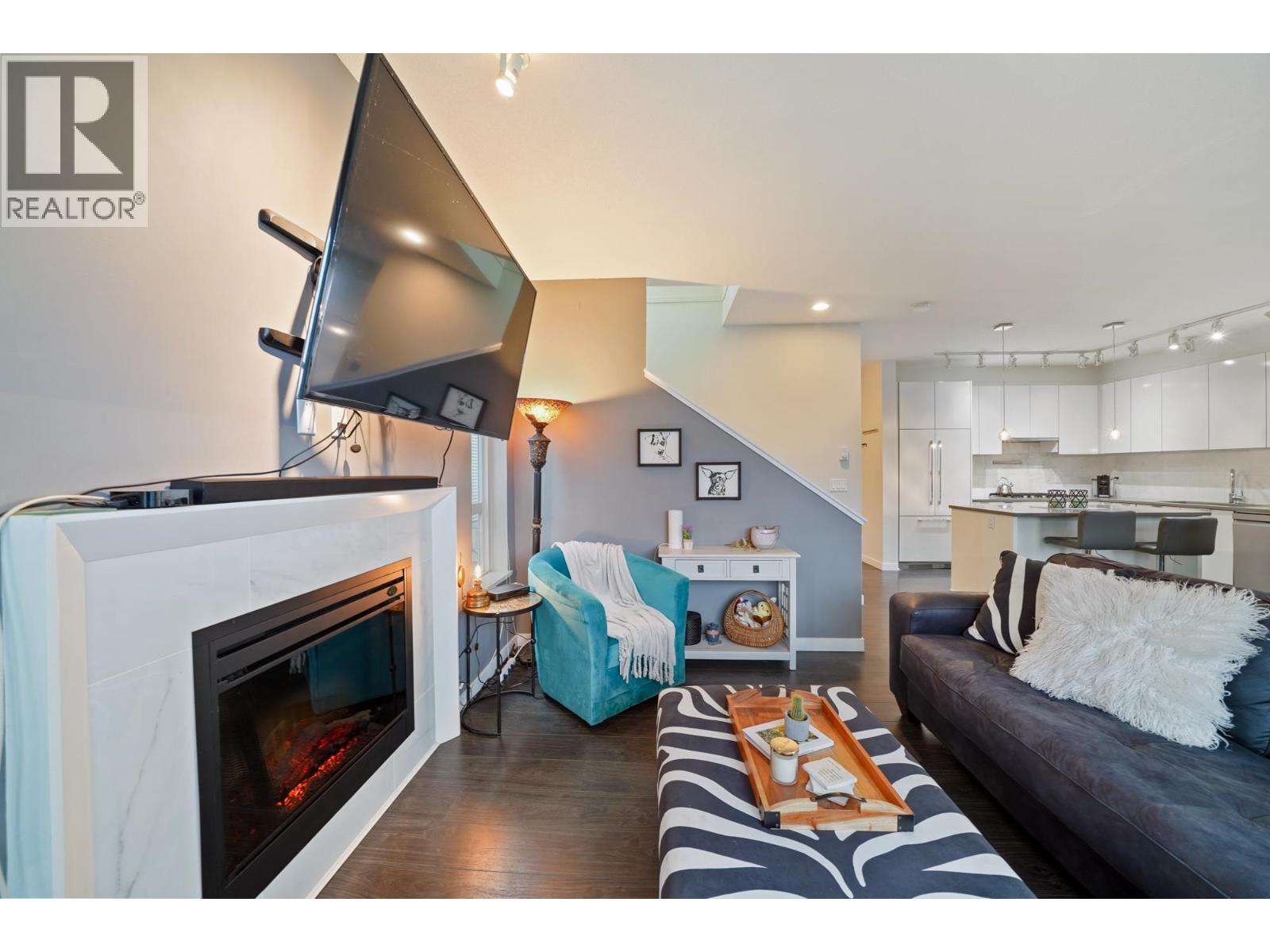 17 5510 Admiral Way Property Photo 7