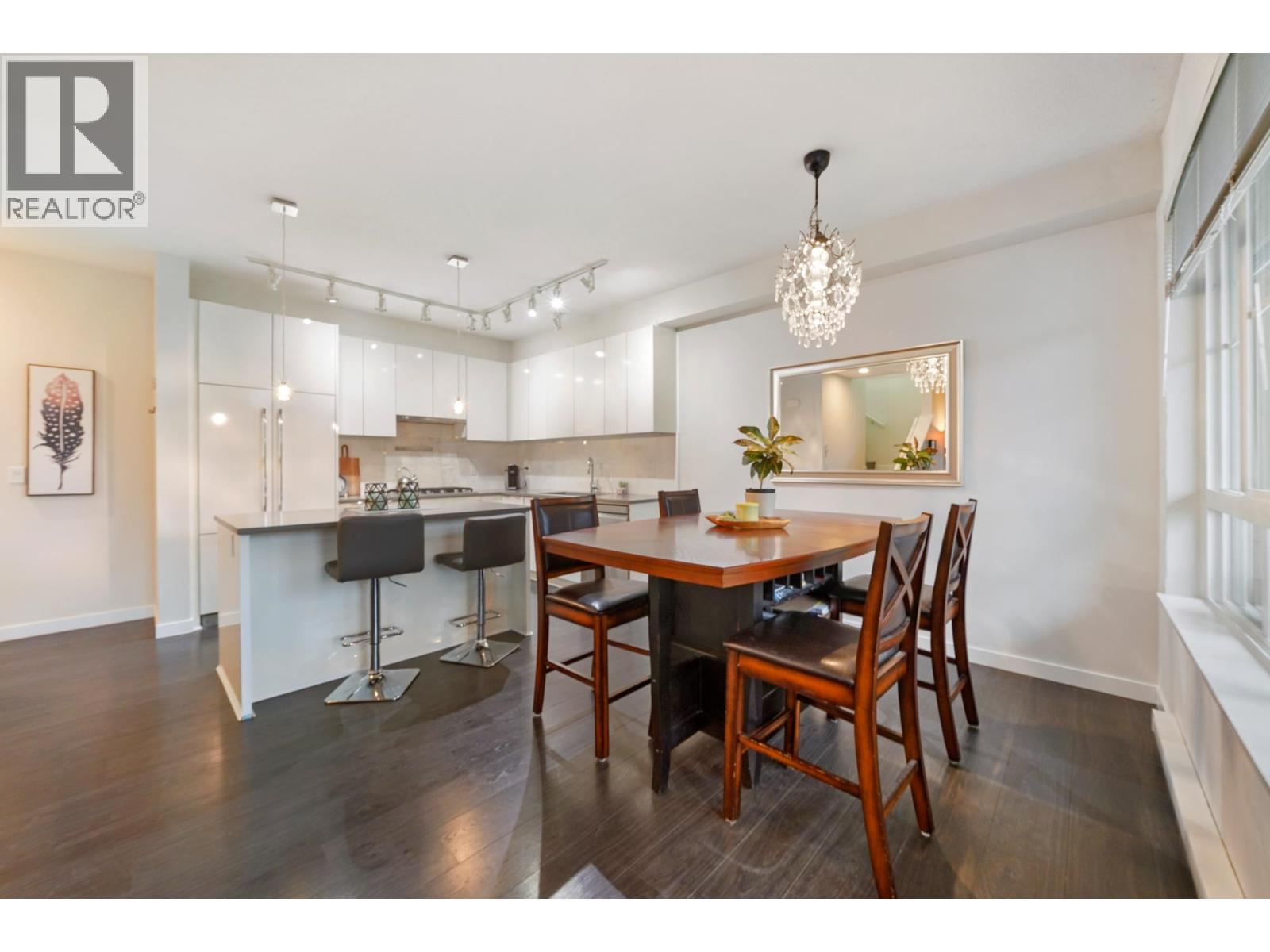 17 5510 Admiral Way Property Photo 11