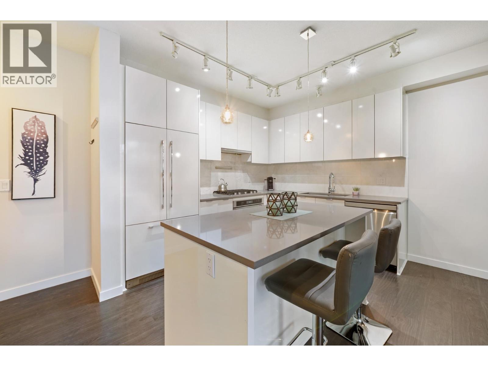 17 5510 Admiral Way Property Photo 14