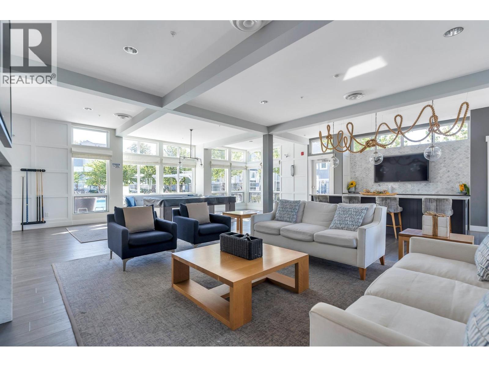 17 5510 Admiral Way Property Photo 32