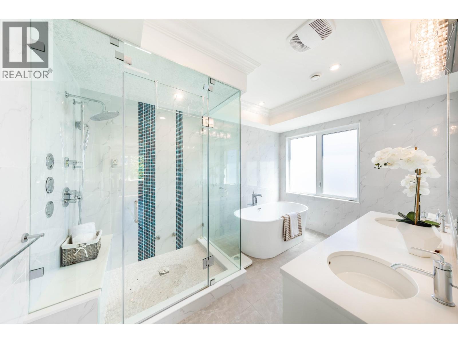 6200 Goldsmith Drive Property Photo 12