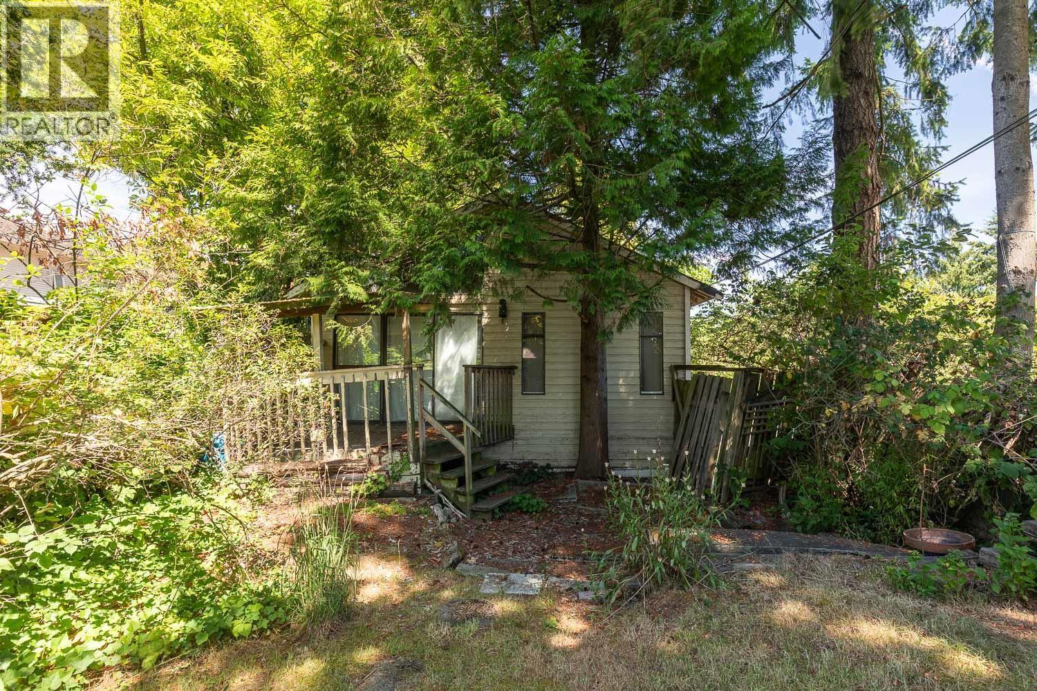 1194 E 18th Avenue Property Photo 5